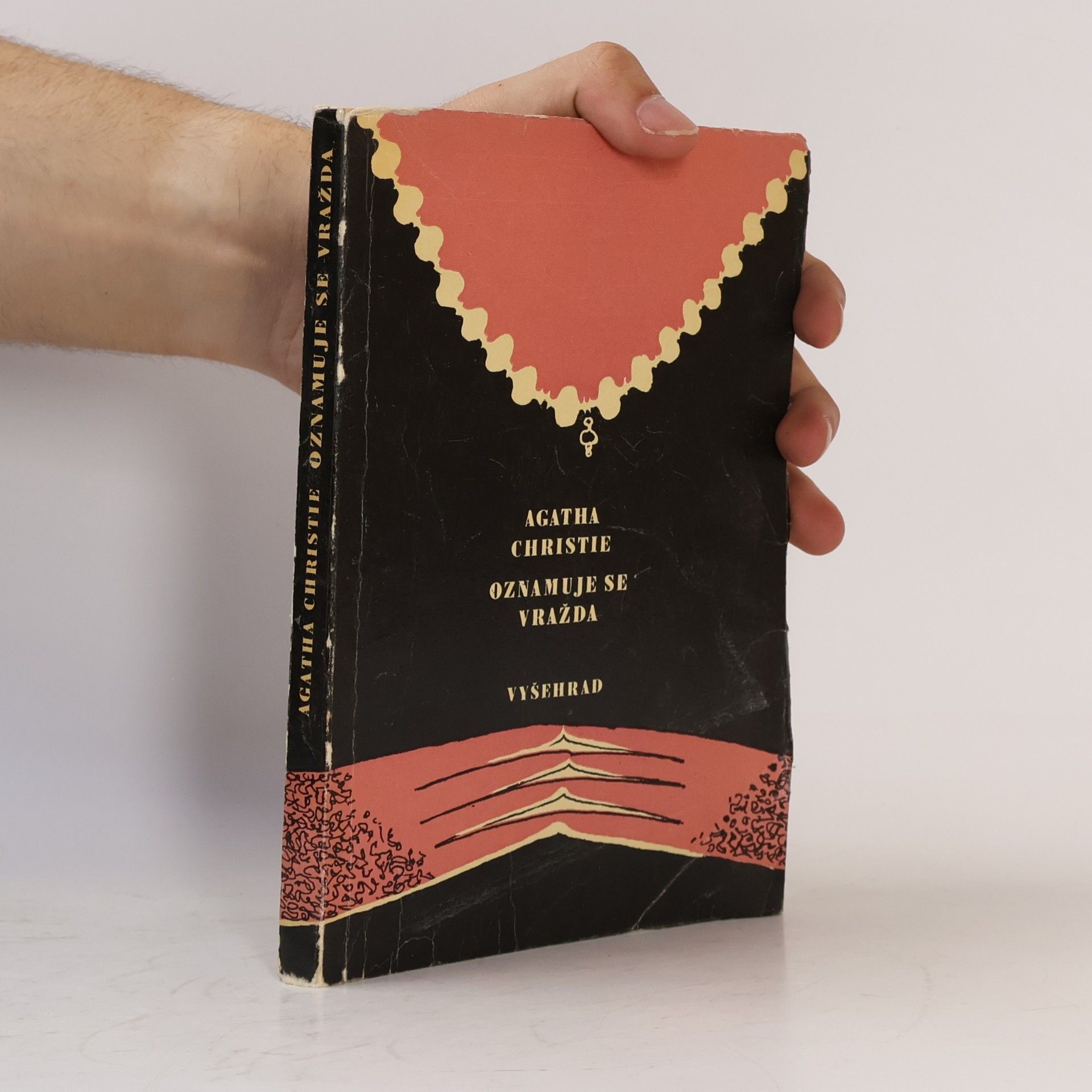 Agatha Christie Oznamuje se vražda
