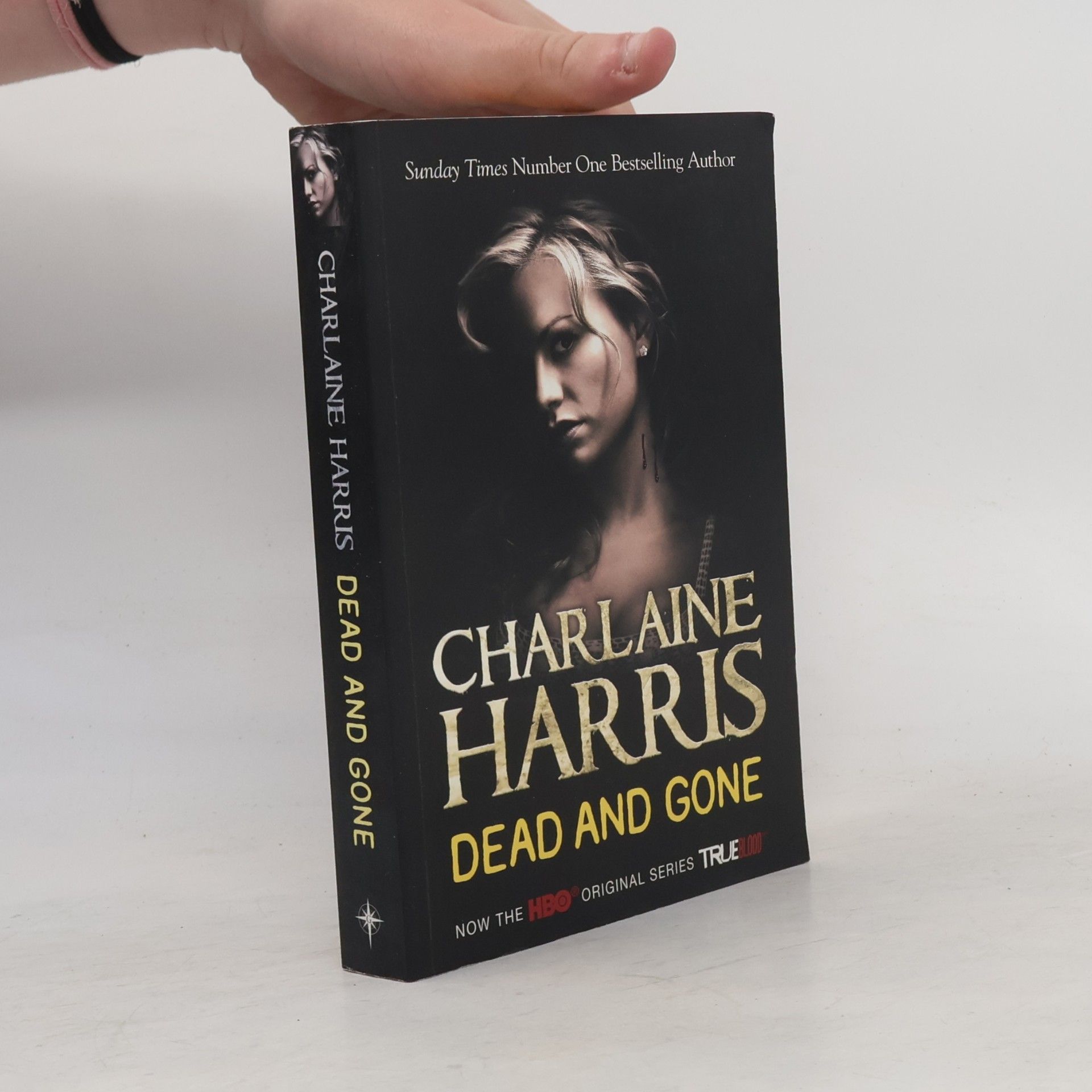 Charlaine Harris Dead and gone
