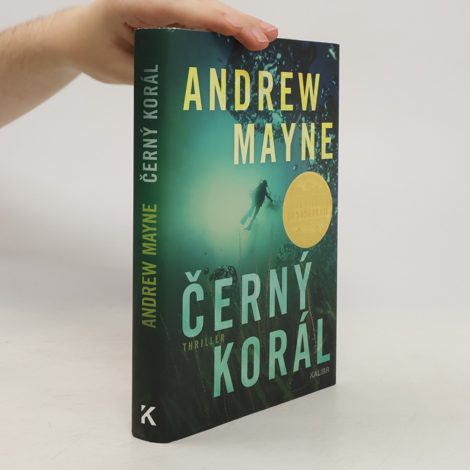Andrew Mayne Černý korál