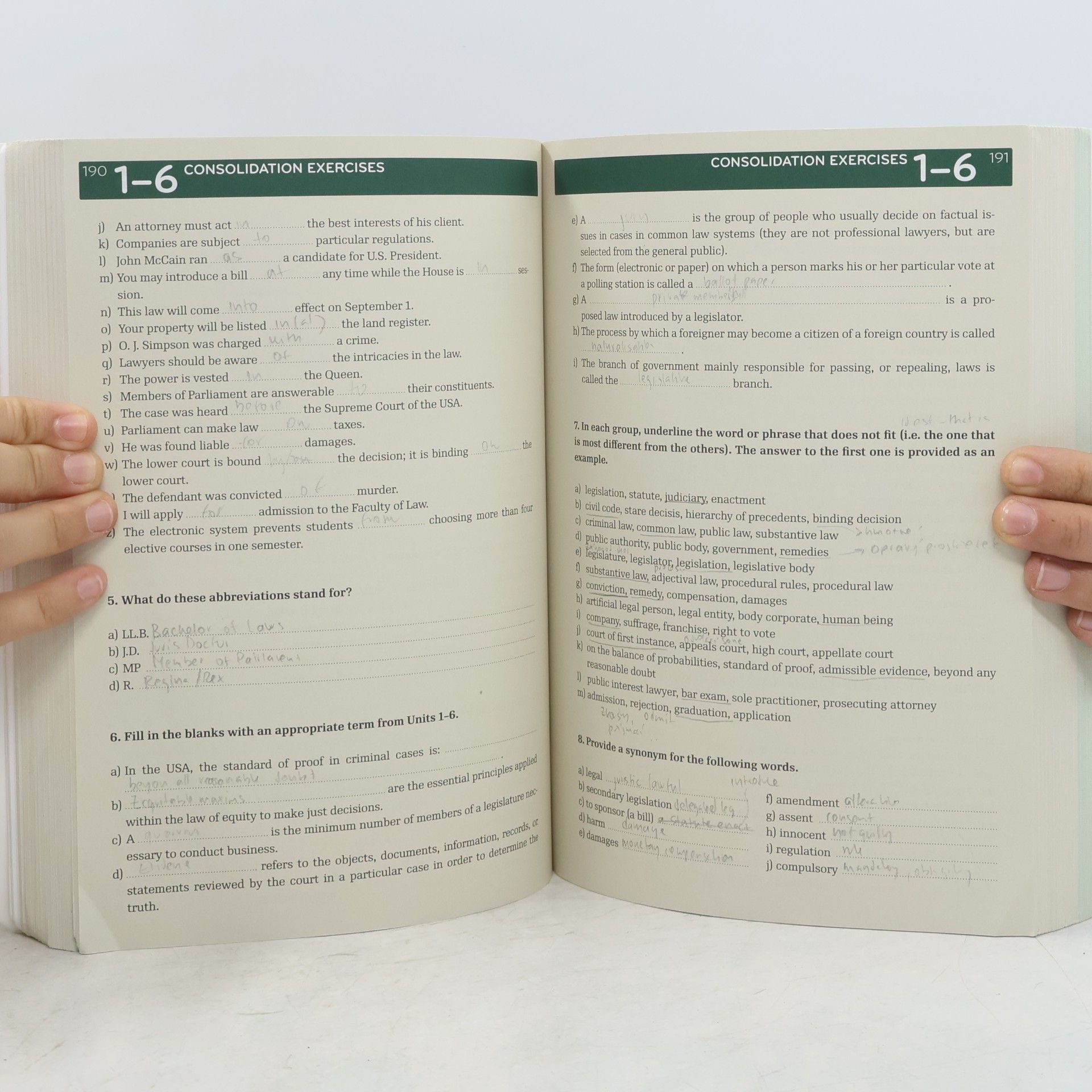 Marta Chromá New introduction to legal English. Revised edition. Volume I