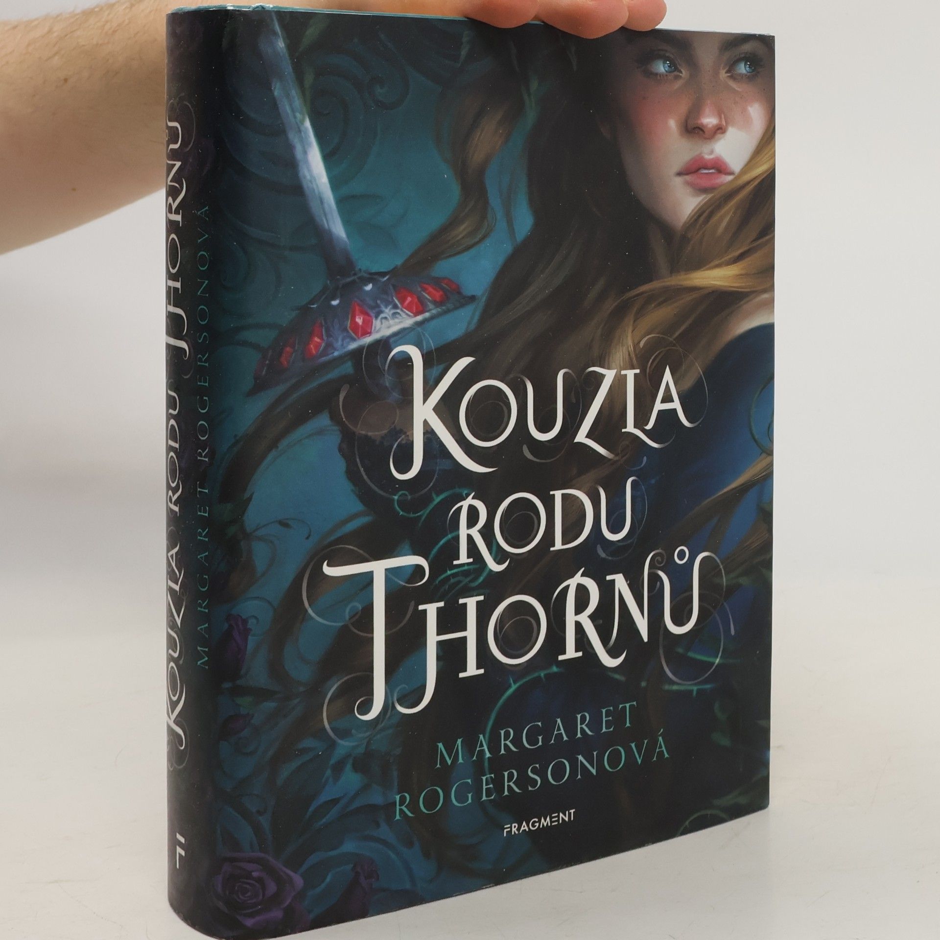 Margaret Rogerson Kouzla rodu Thornů