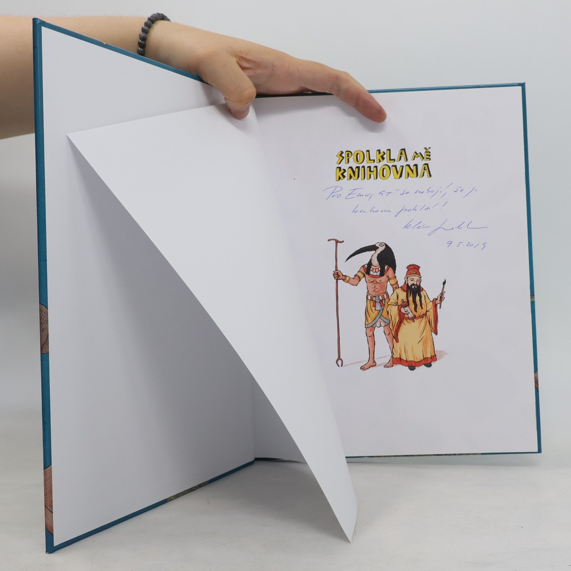 Klára Smolíková Spolkla mě knihovna. Od hliněných destiček k tištěné knize