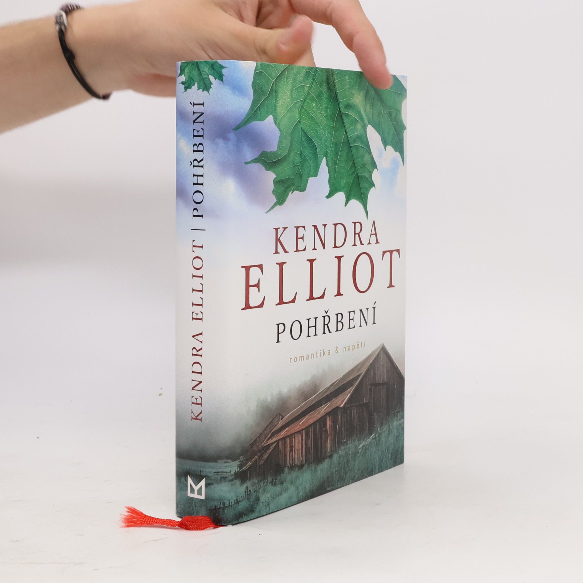 Kendra Elliot Pohřbení