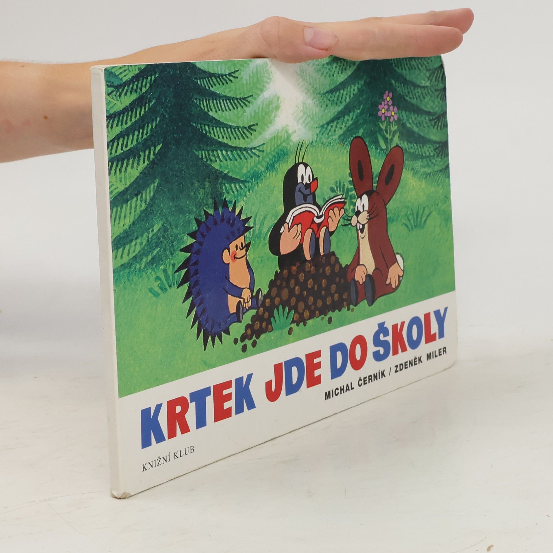 Zdeněk Miler Krtek jde do školy