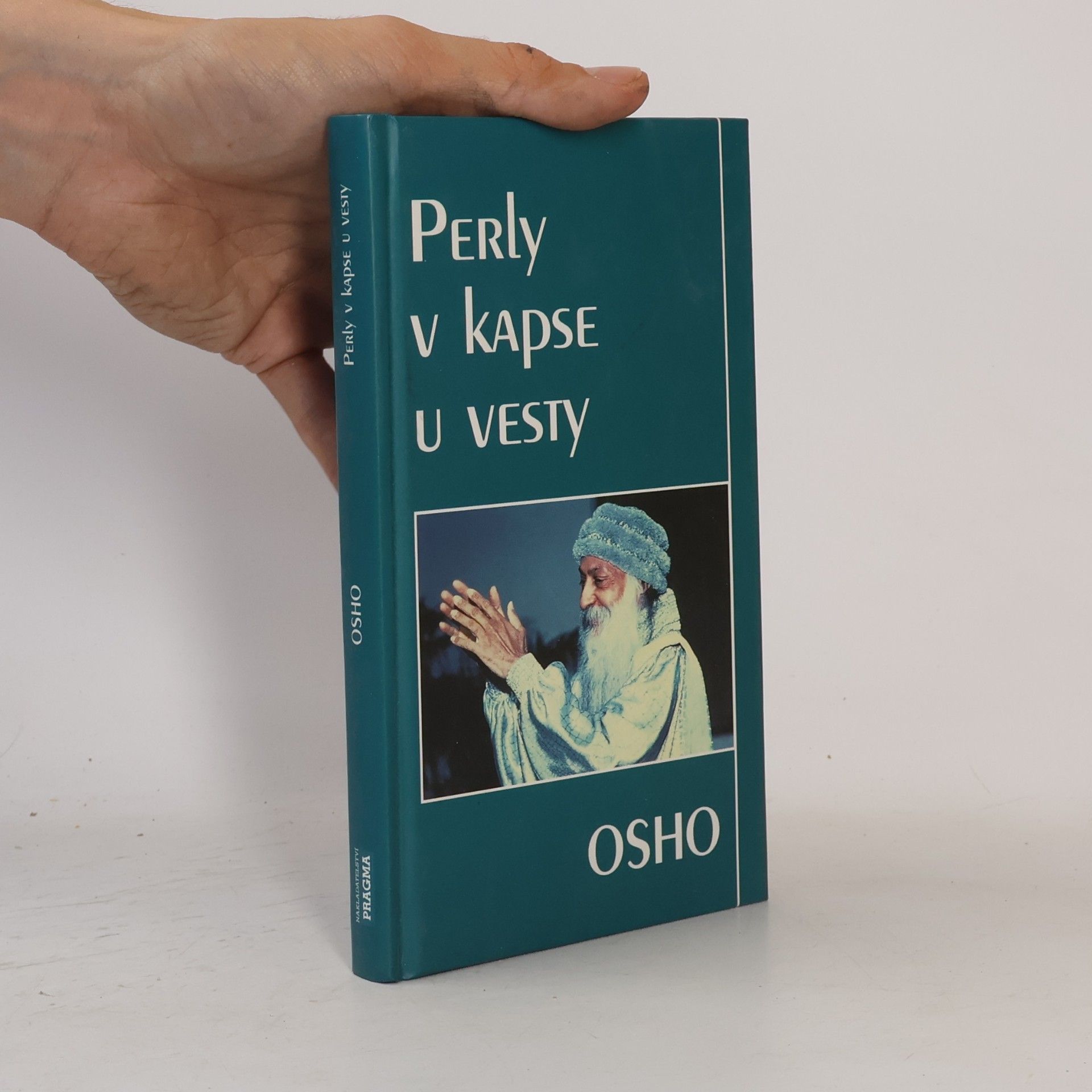 Ošó Perly v kapse u vesty