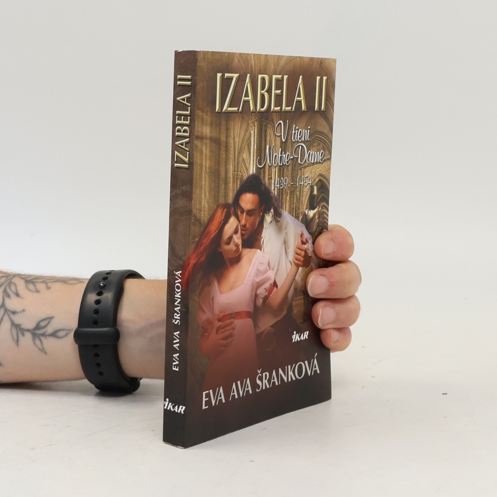 Izabela II. V tieni Notre-dame