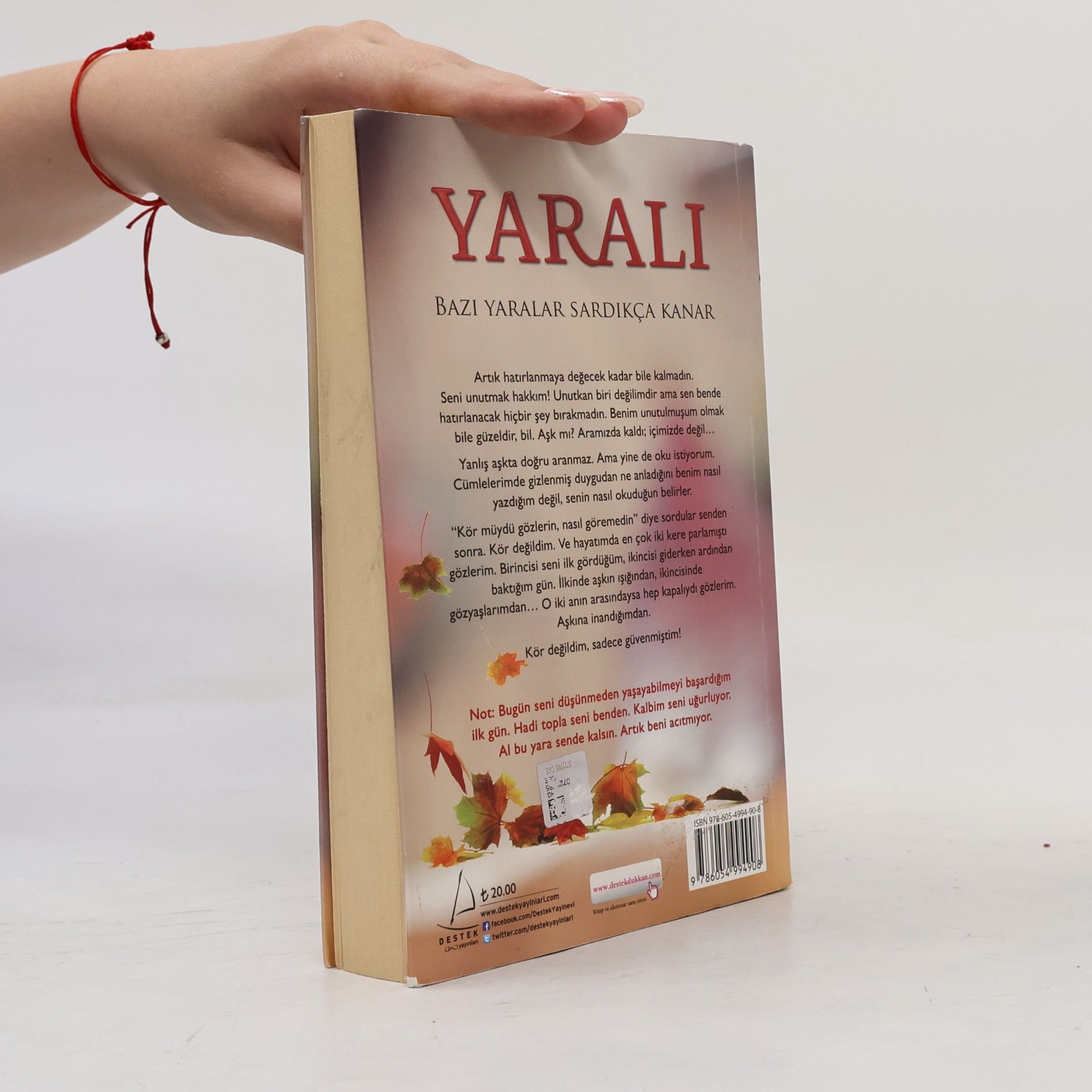 Kahraman Tazeoglu Yaralı. Bazı Yaralar Sardıkça Kanar
