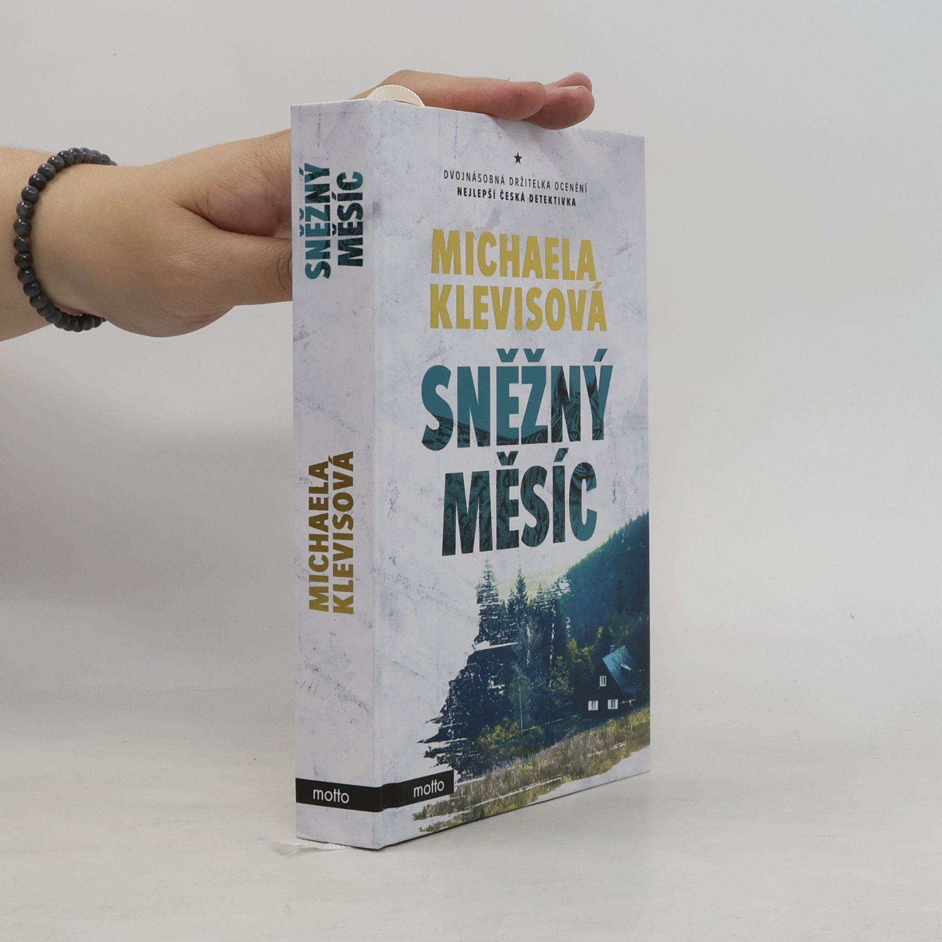 Michaela Klevisová Sněžný měsíc
