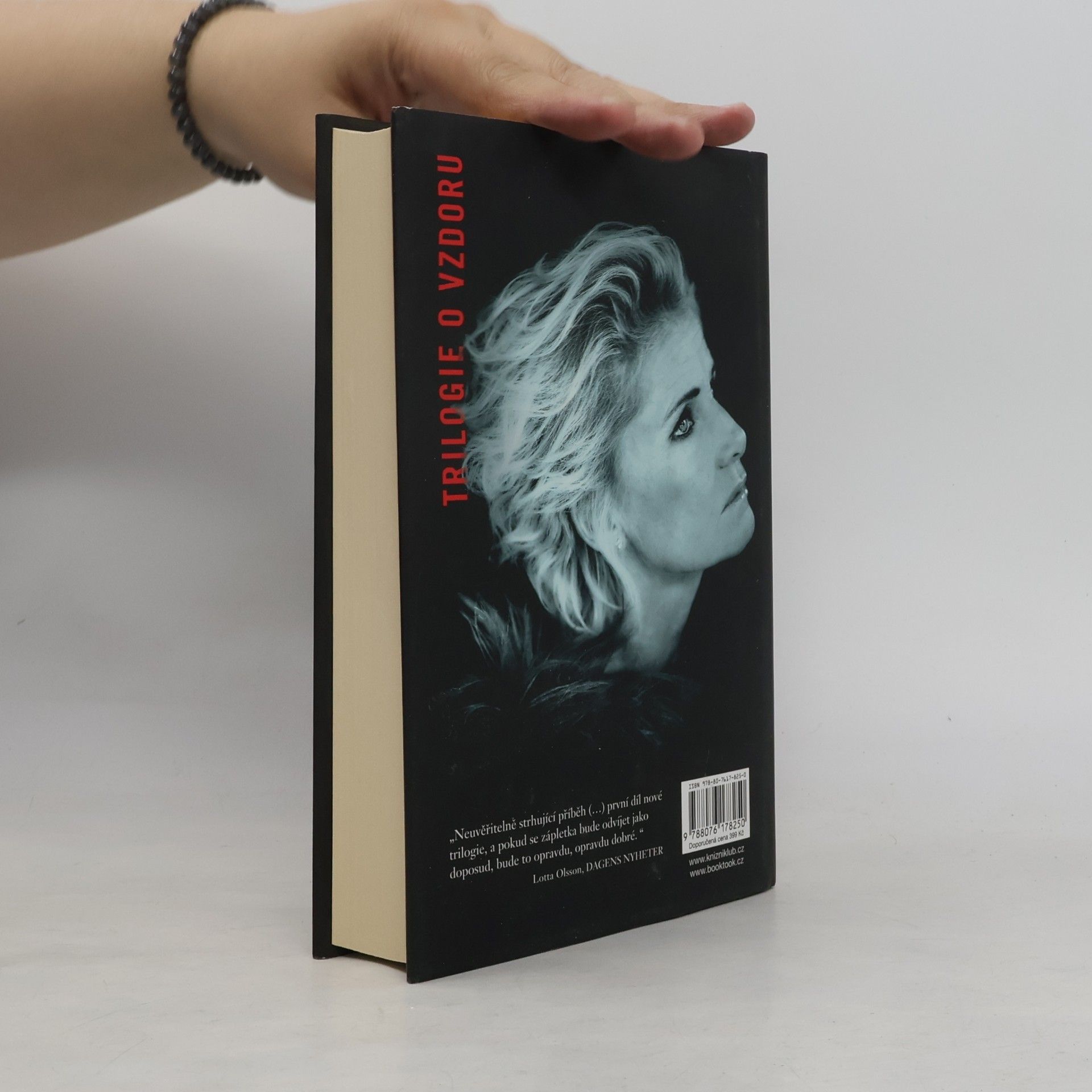Louise Boije af Gennäs Krvavý květ