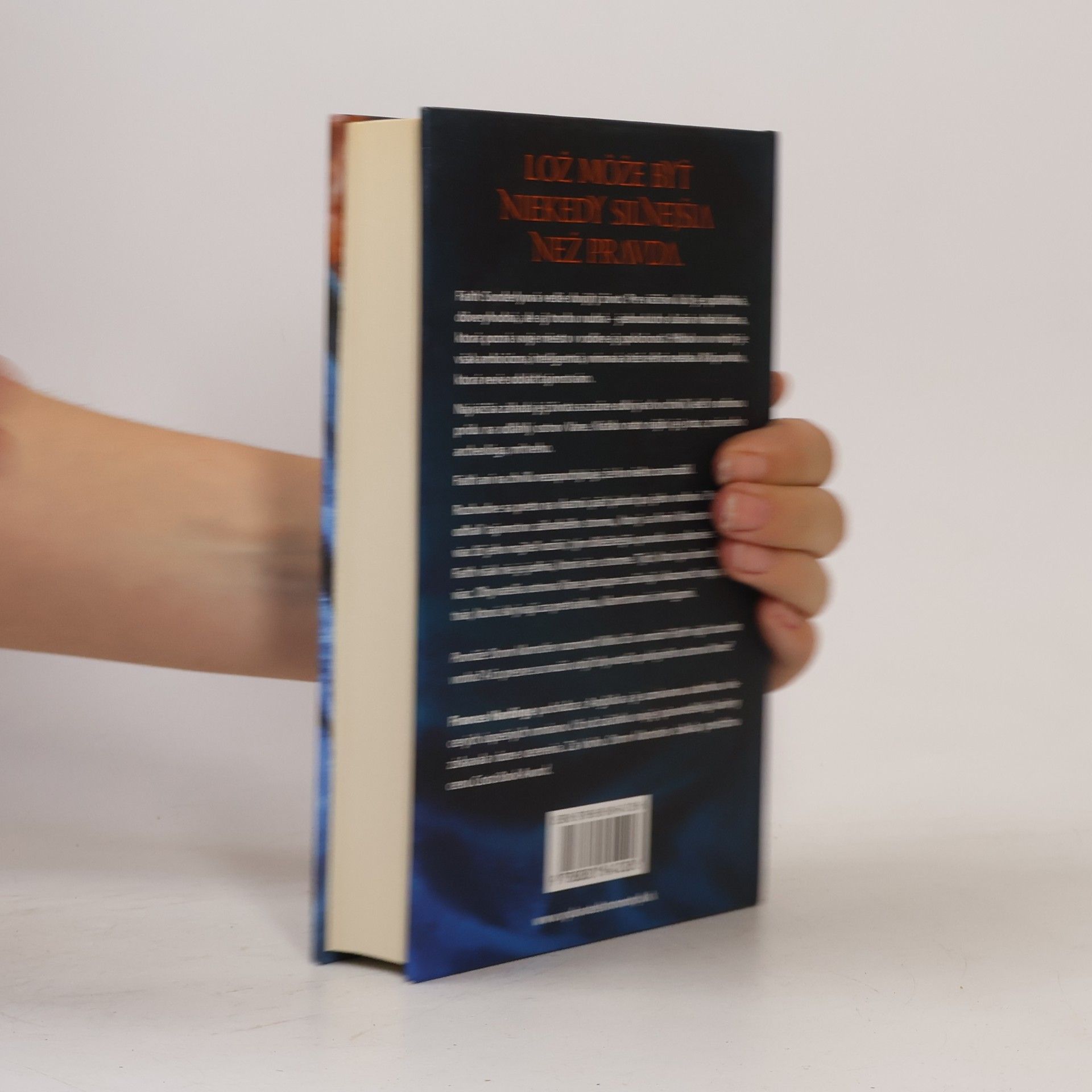 Frances Hardinge Strom klamstiev