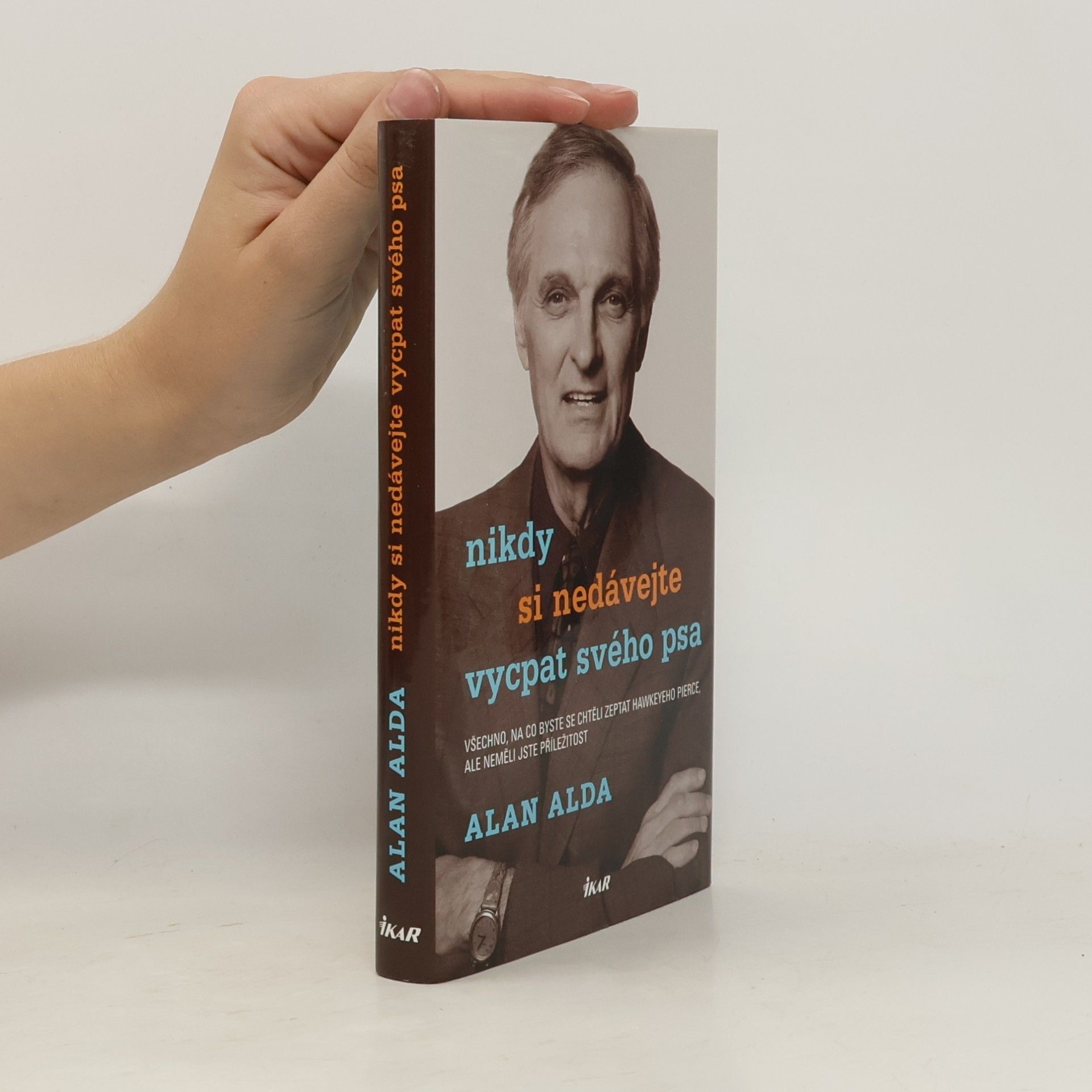 Alan Alda Nikdy si nedávejte vycpat svého psa