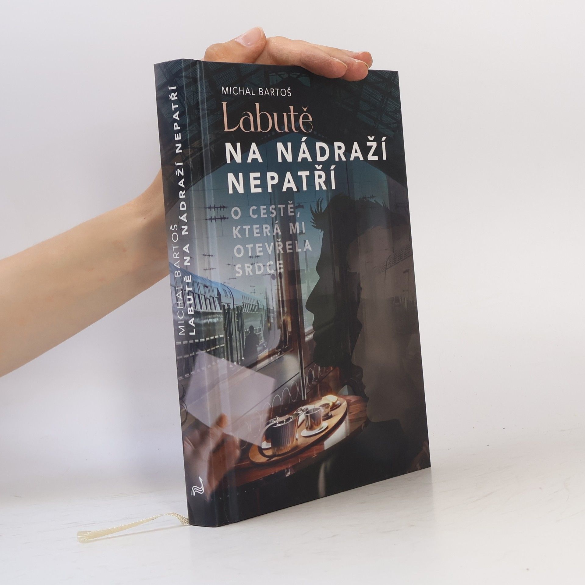 Michal Bartoš Labutě na nádraží nepatří