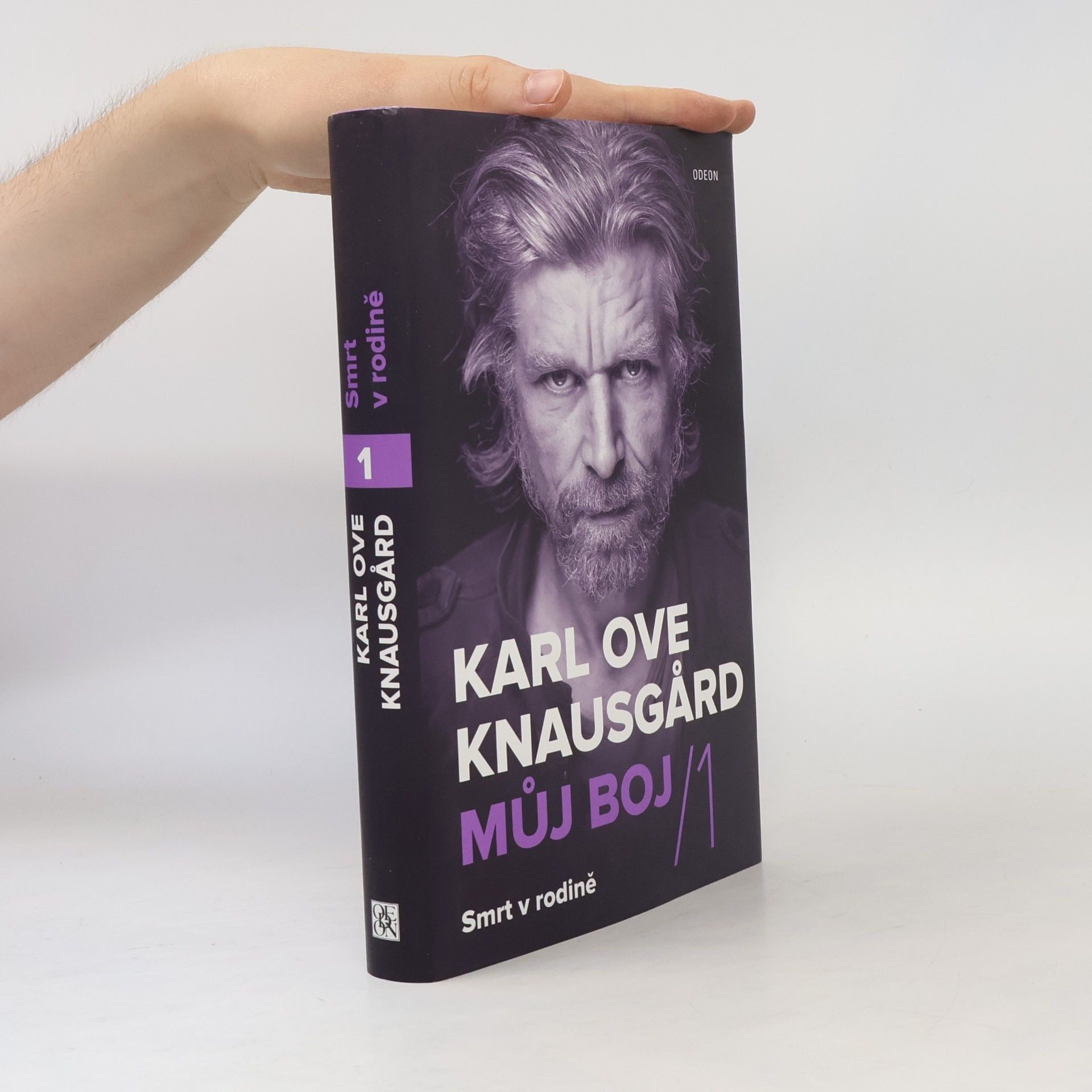 Karl Ove Knausgård Můj boj. 1, Smrt v rodině