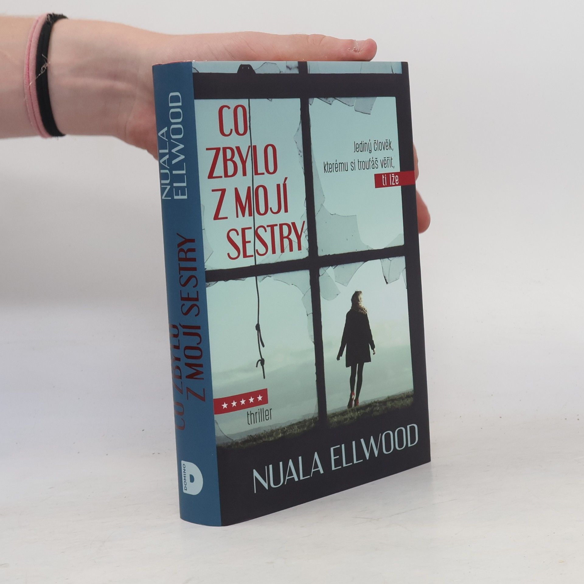 Nuala Ellwood Co zbylo z mojí sestry