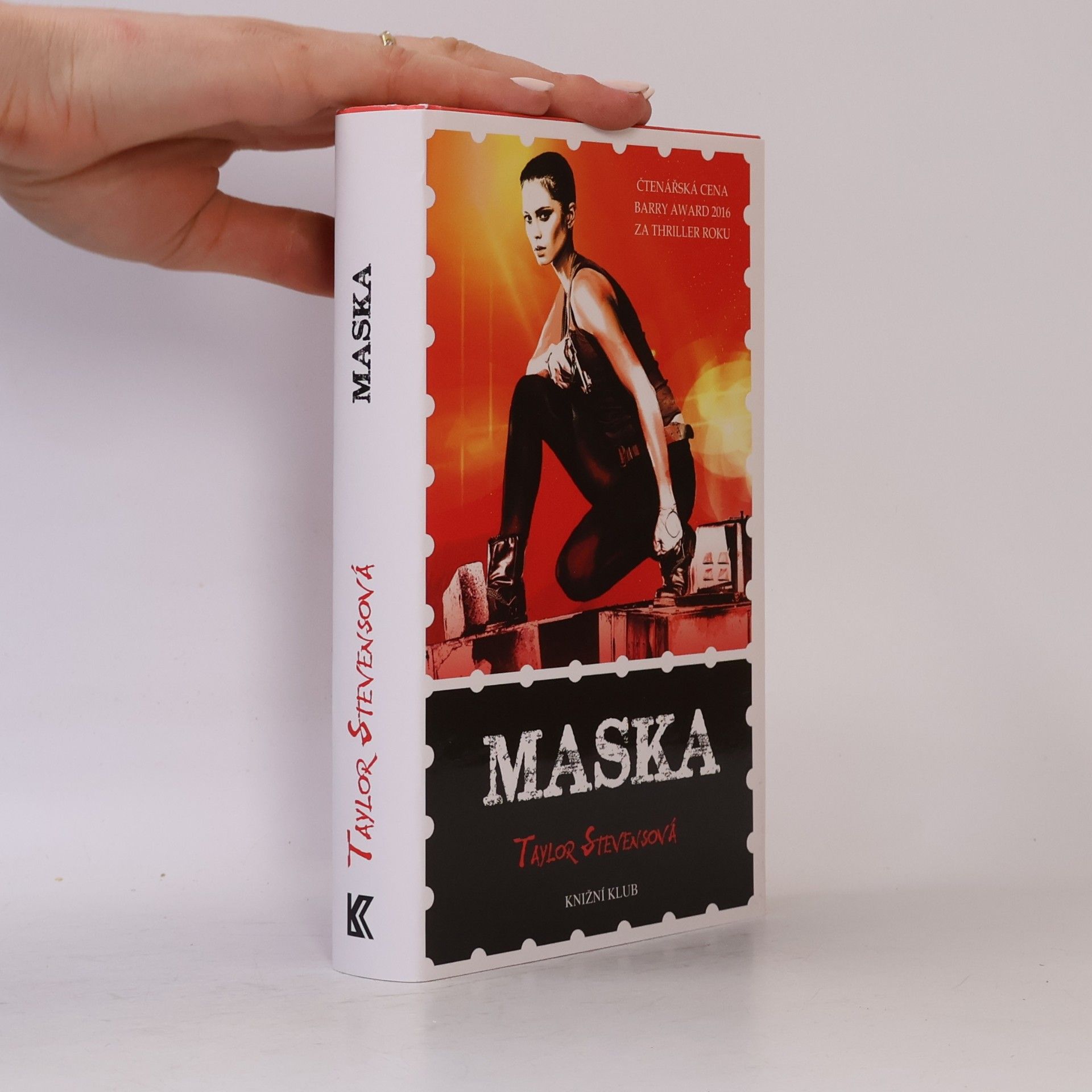 Taylor Stevens Maska