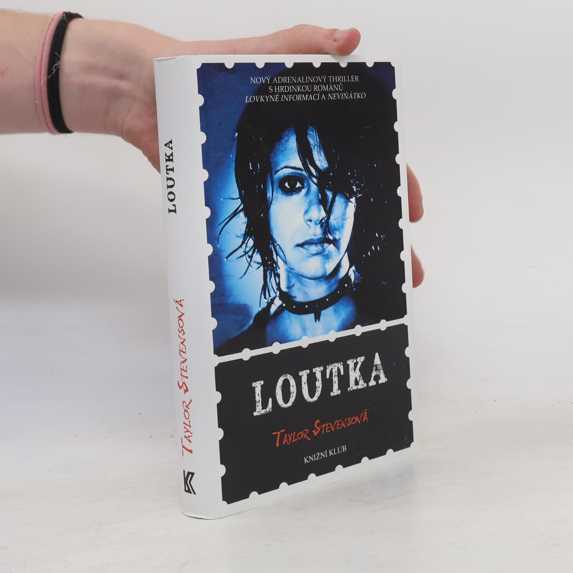 Taylor Stevens Loutka