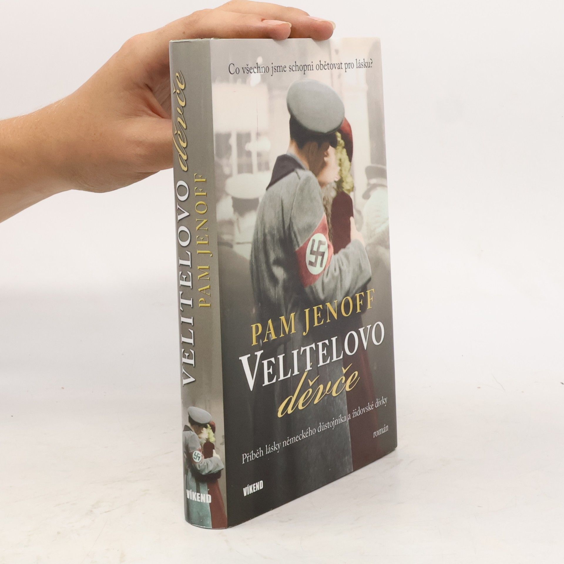 Pam Jenoff Velitelovo děvče