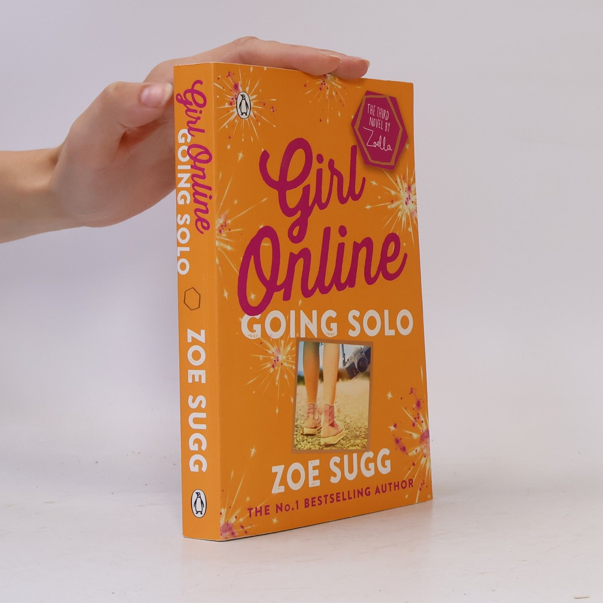 Zoe Sugg Girl online. Going solo