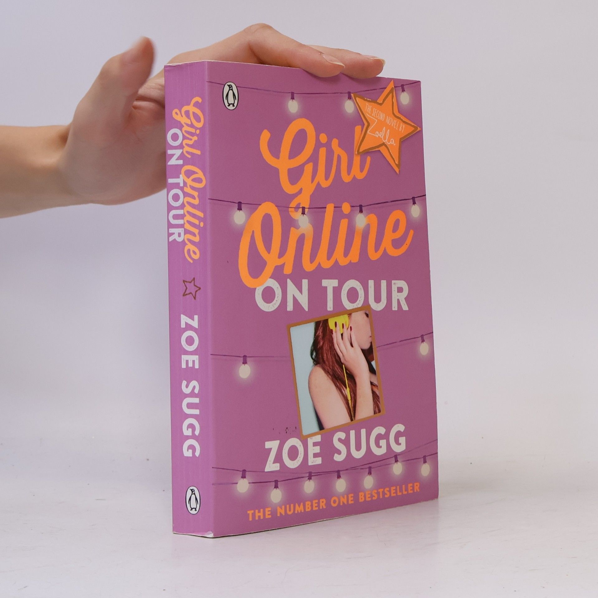 Zoe Sugg Girl online. On Tour