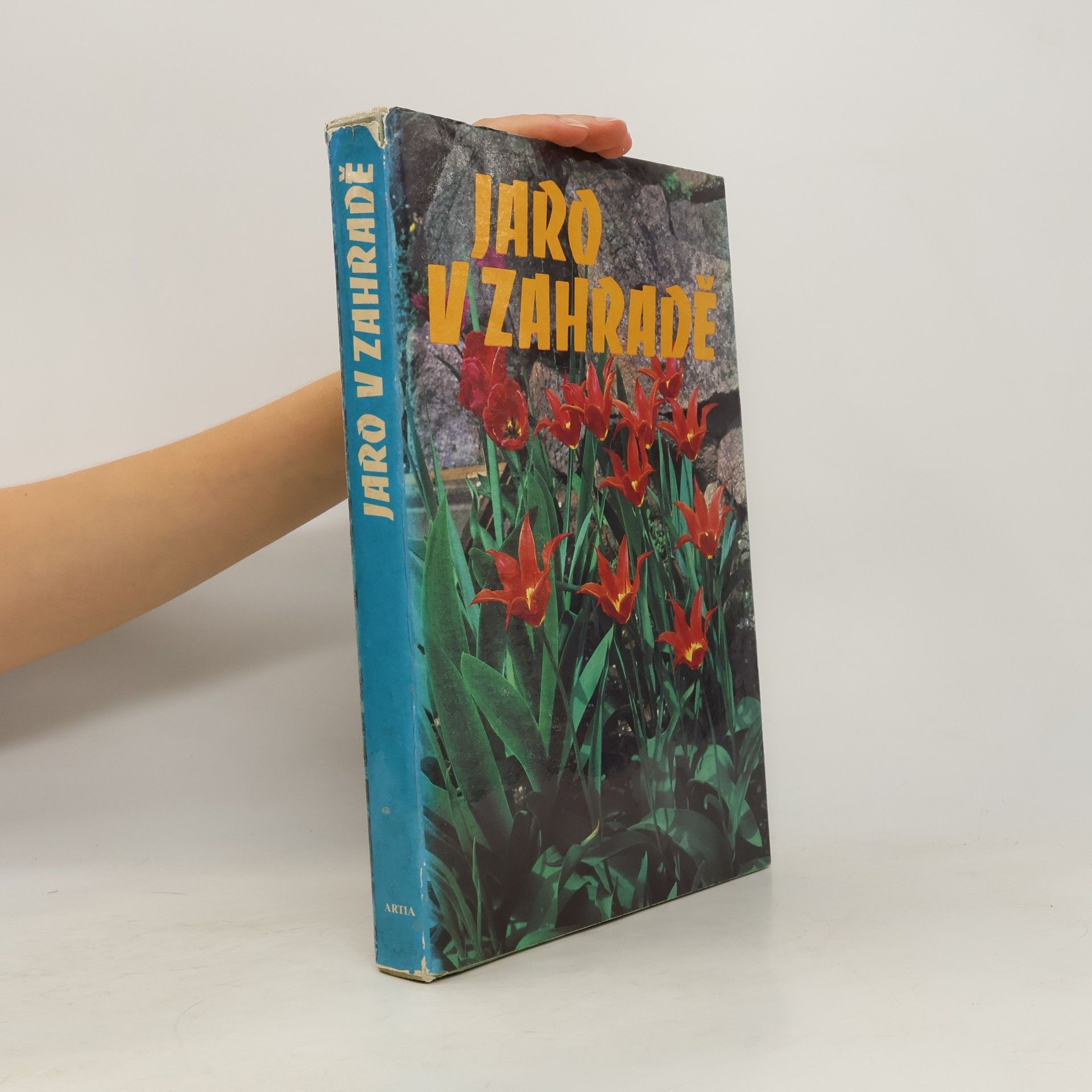 Karel Floss Jaro v zahradě