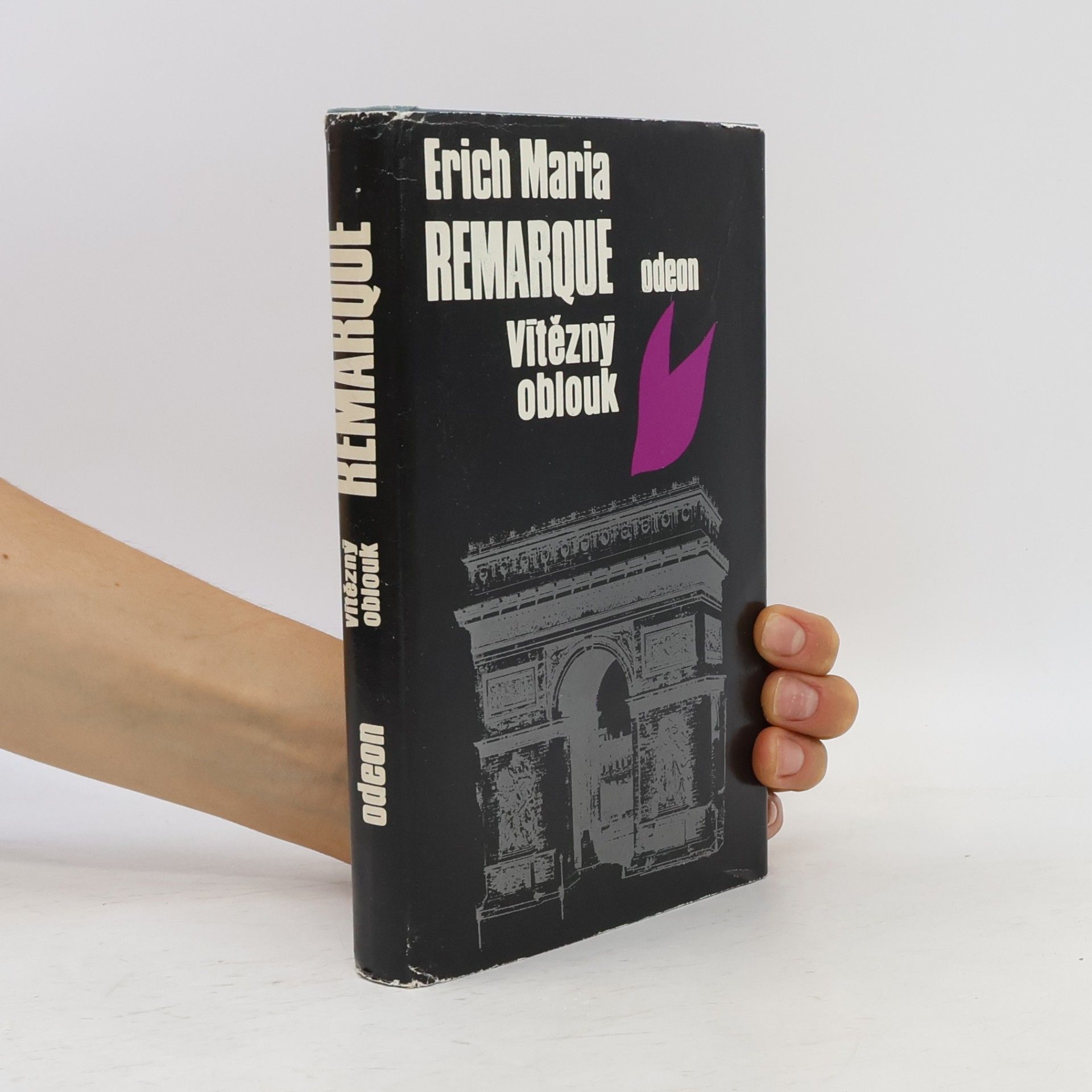 Erich Maria Remarque Vítězný oblouk