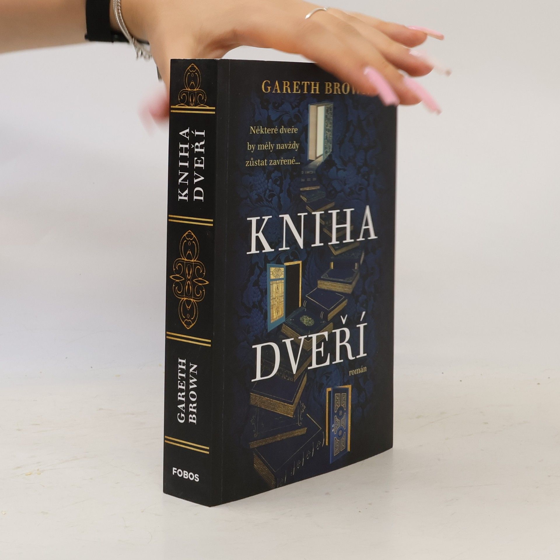Gareth Brown Kniha dvěří