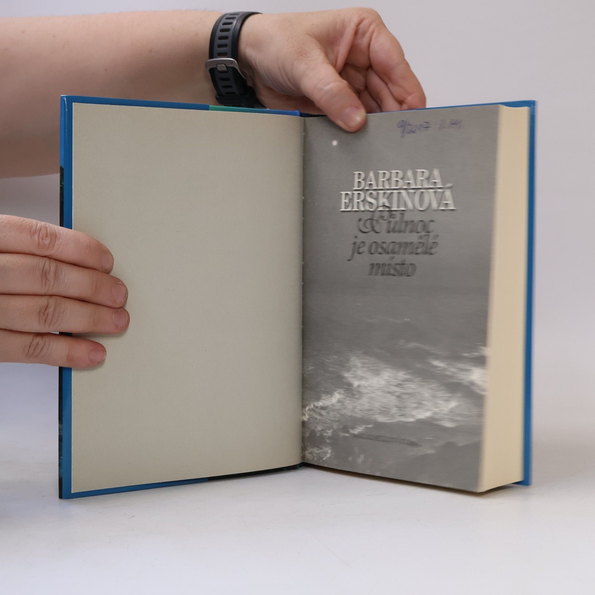 Barbara Erskine Půlnoc je osamělé místo