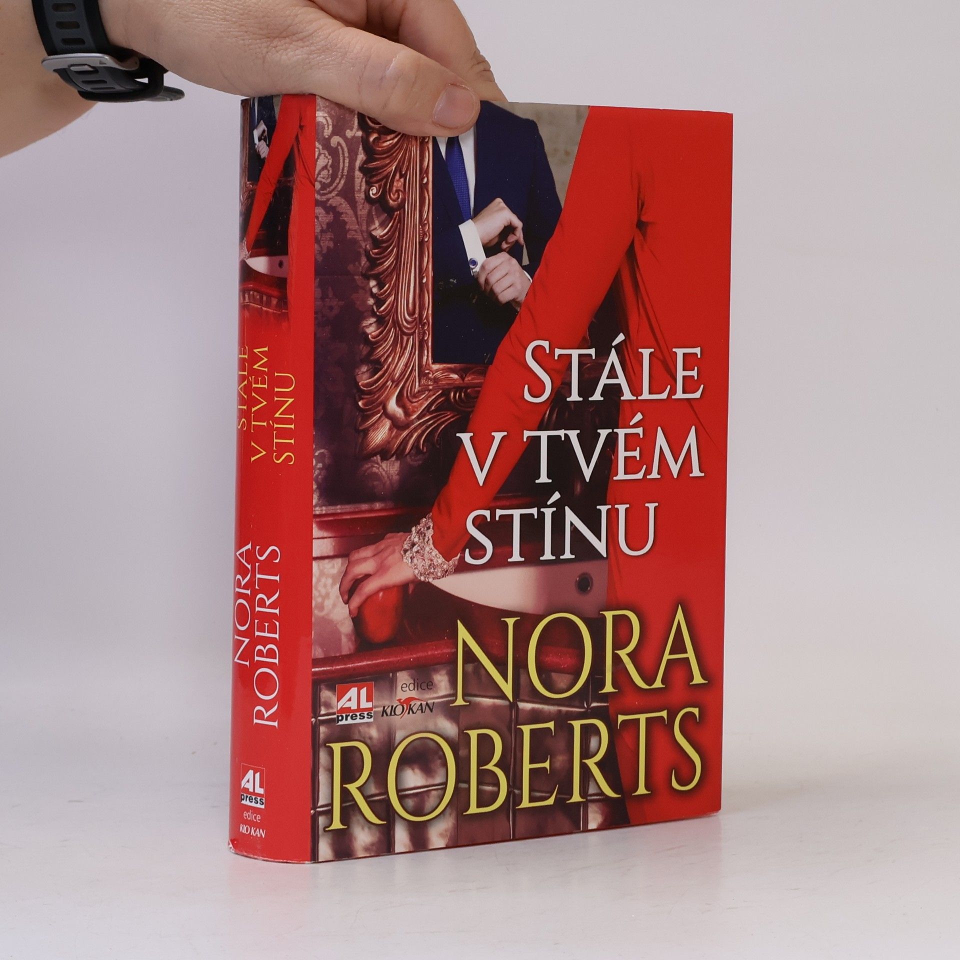 Nora Roberts Stále v tvém stínu