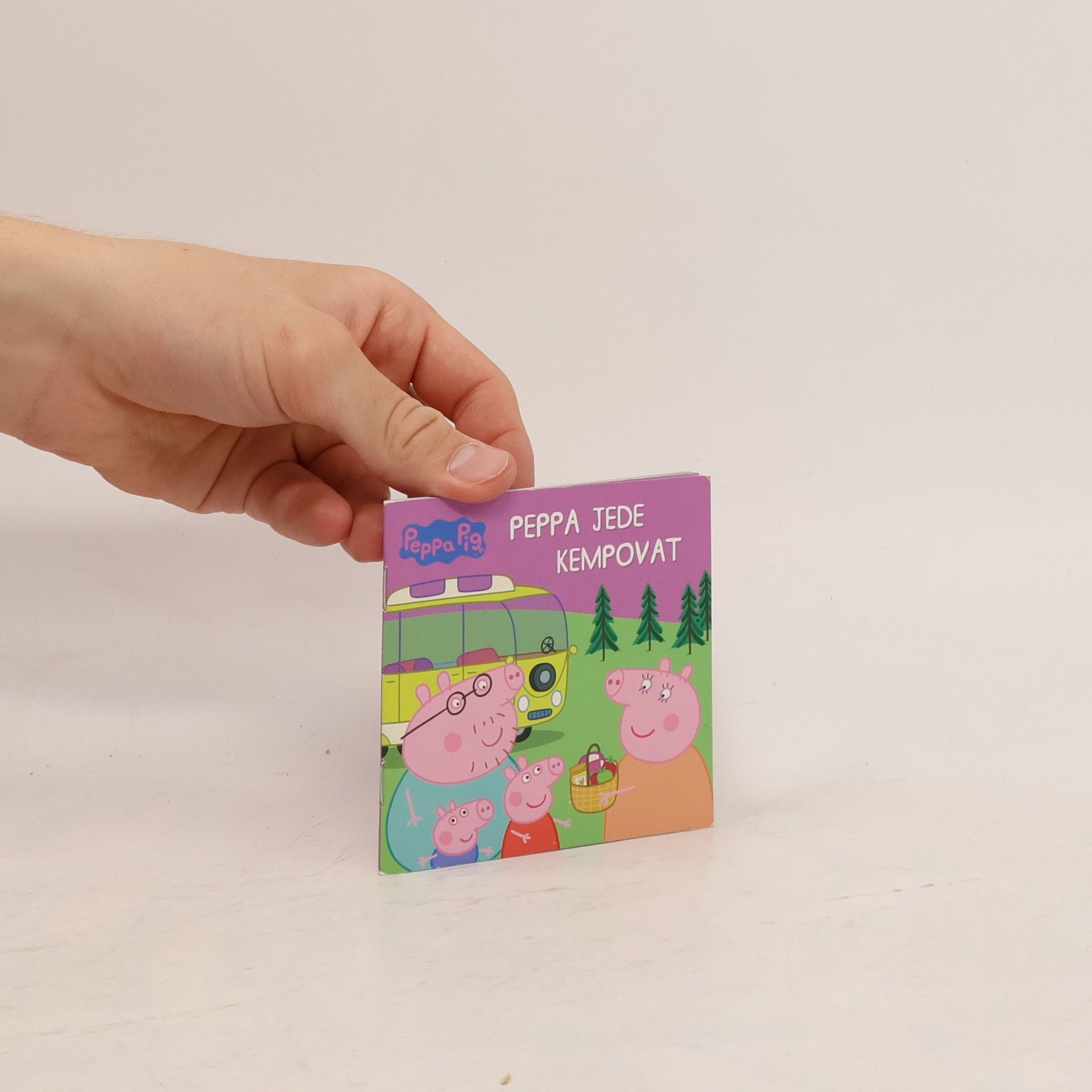 Kolektiv autorů Peppa jede kempovat