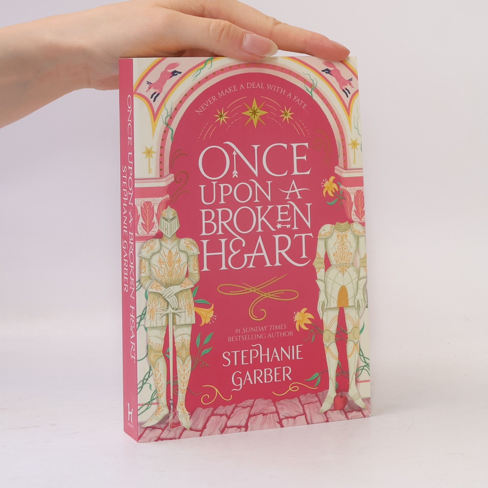Stephanie Garber Once upon a broken heart