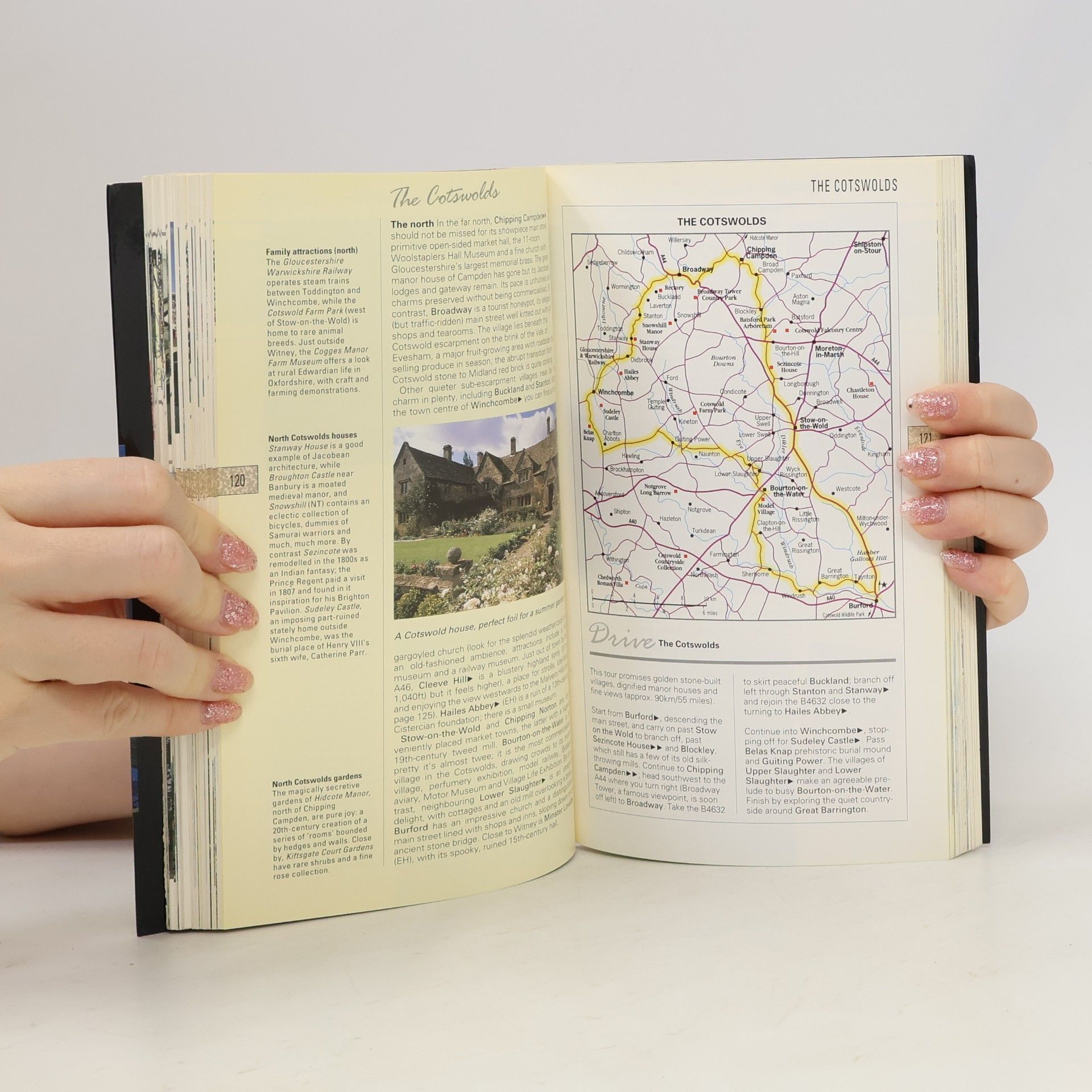 Richard Cavendish AA Essential Explorer: Britain