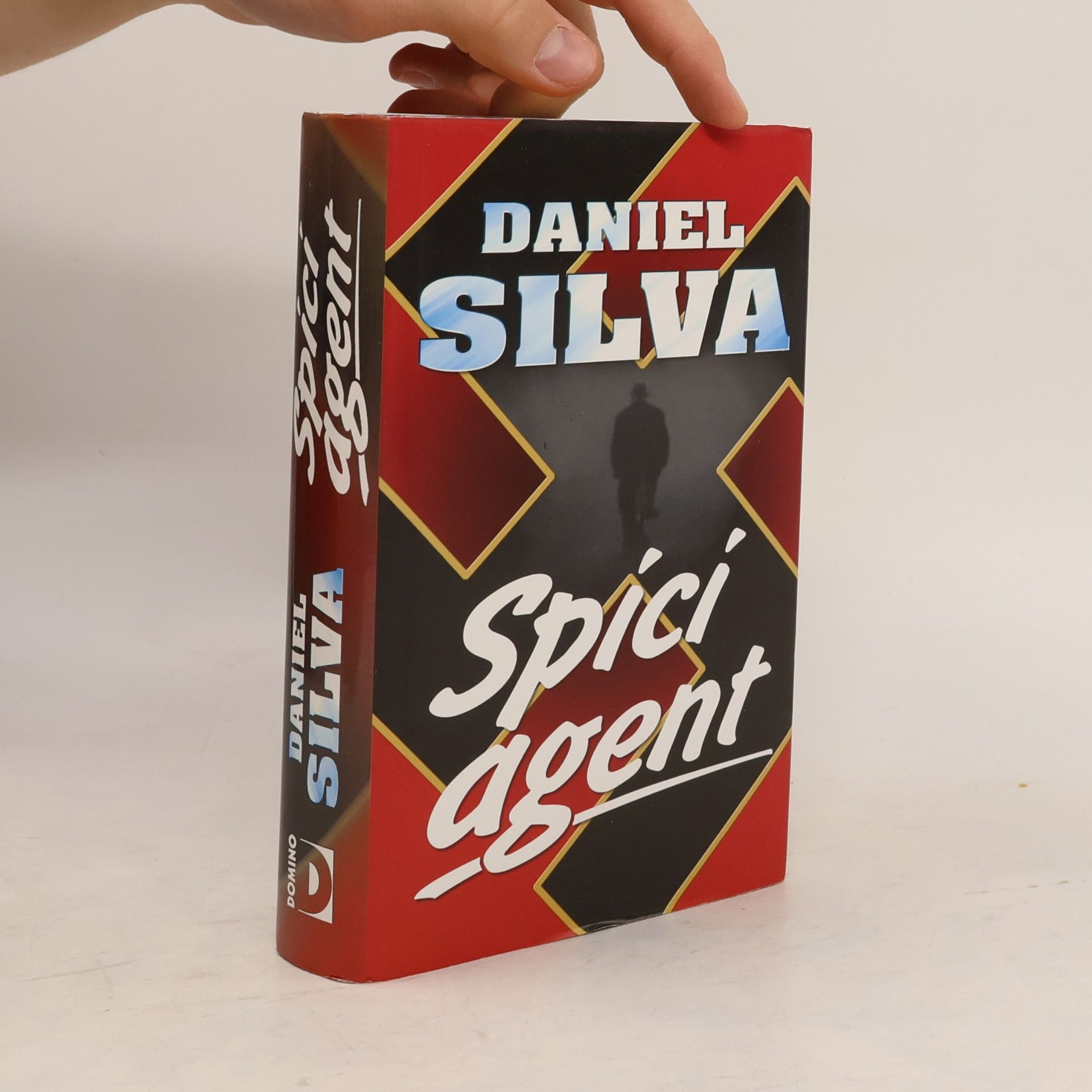Daniel Silva Spící agent