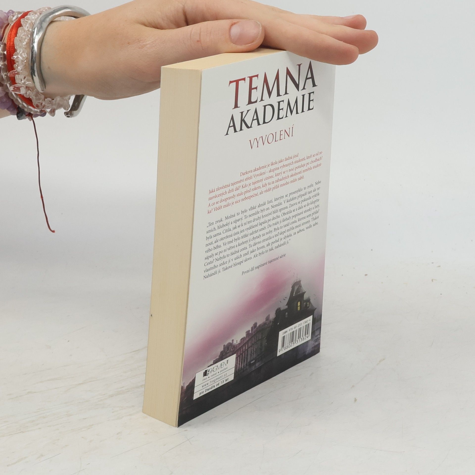 Gabriella Poole Temná akademie. Vyvolení