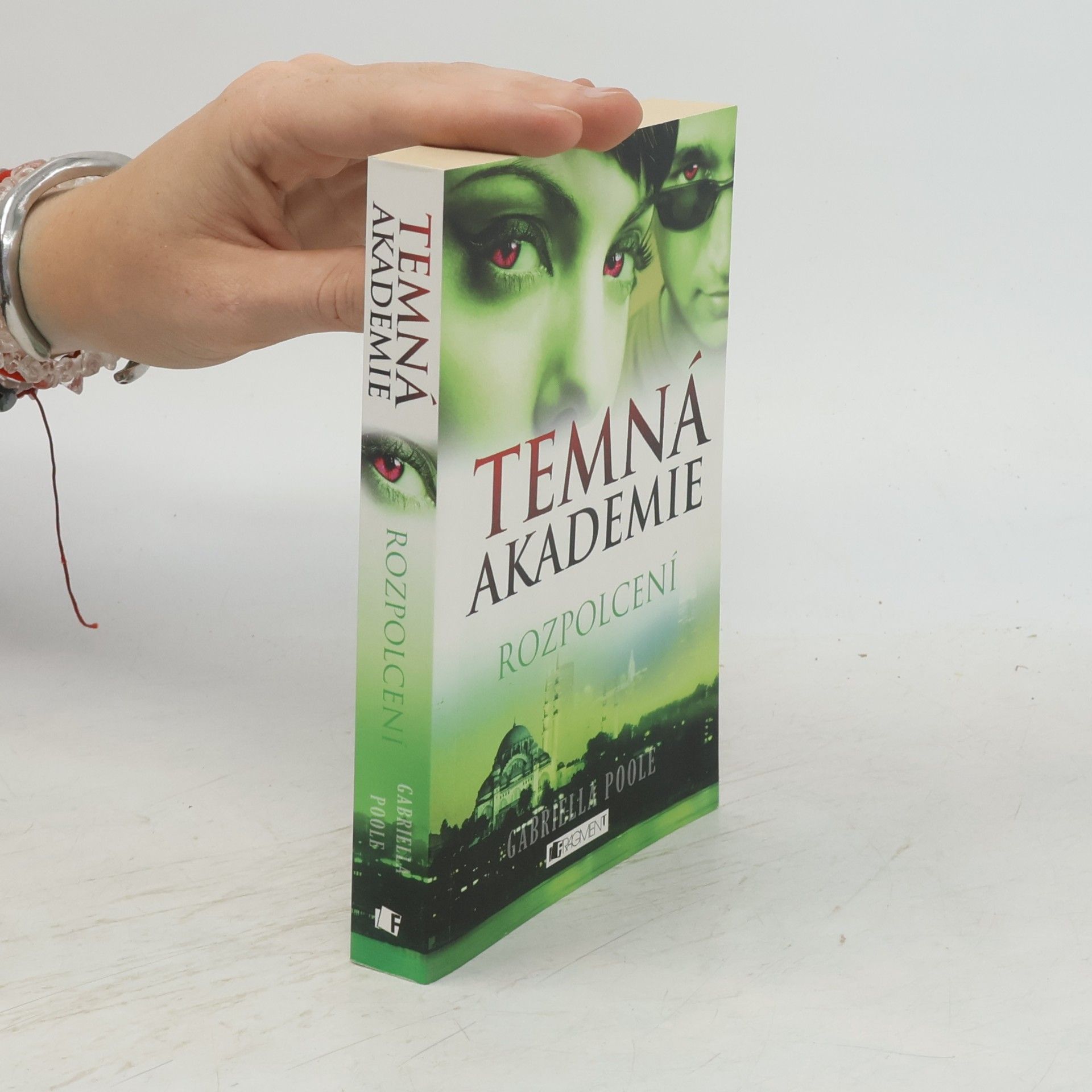 Gillian Philip Temná akademie. Rozpolcení