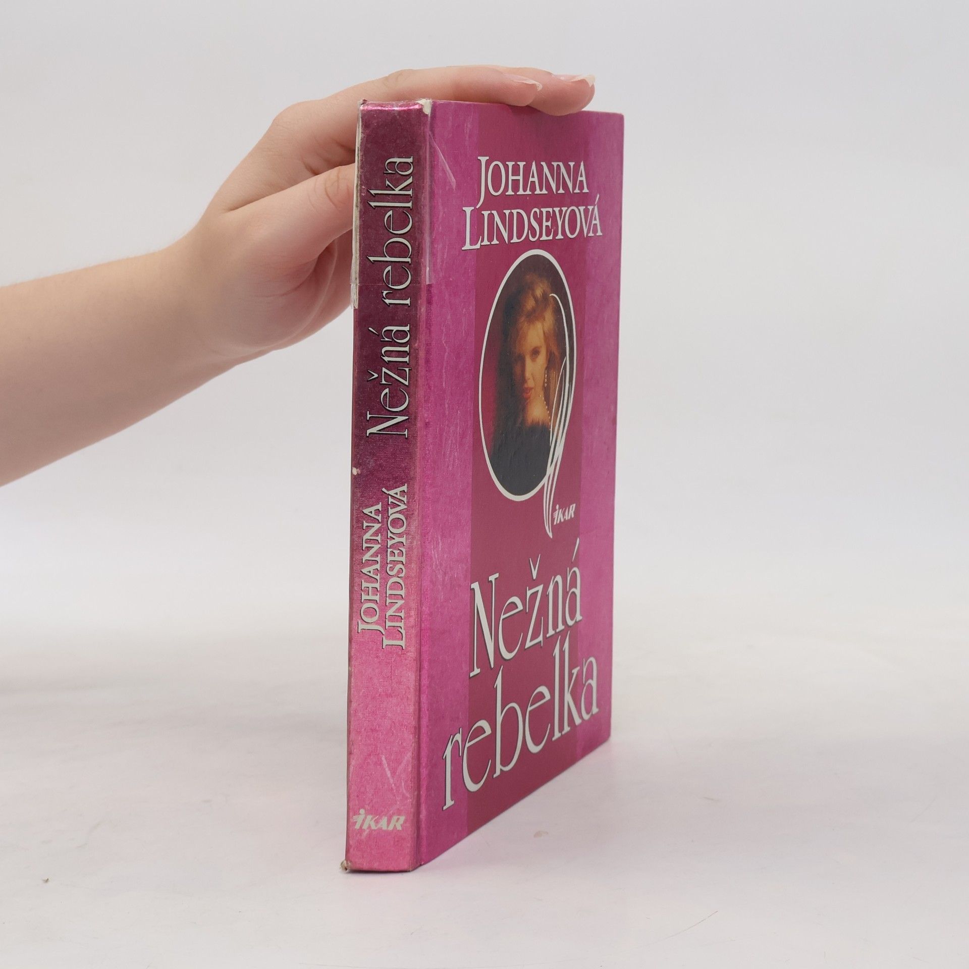 Johanna Lindsey Nežná rebelka