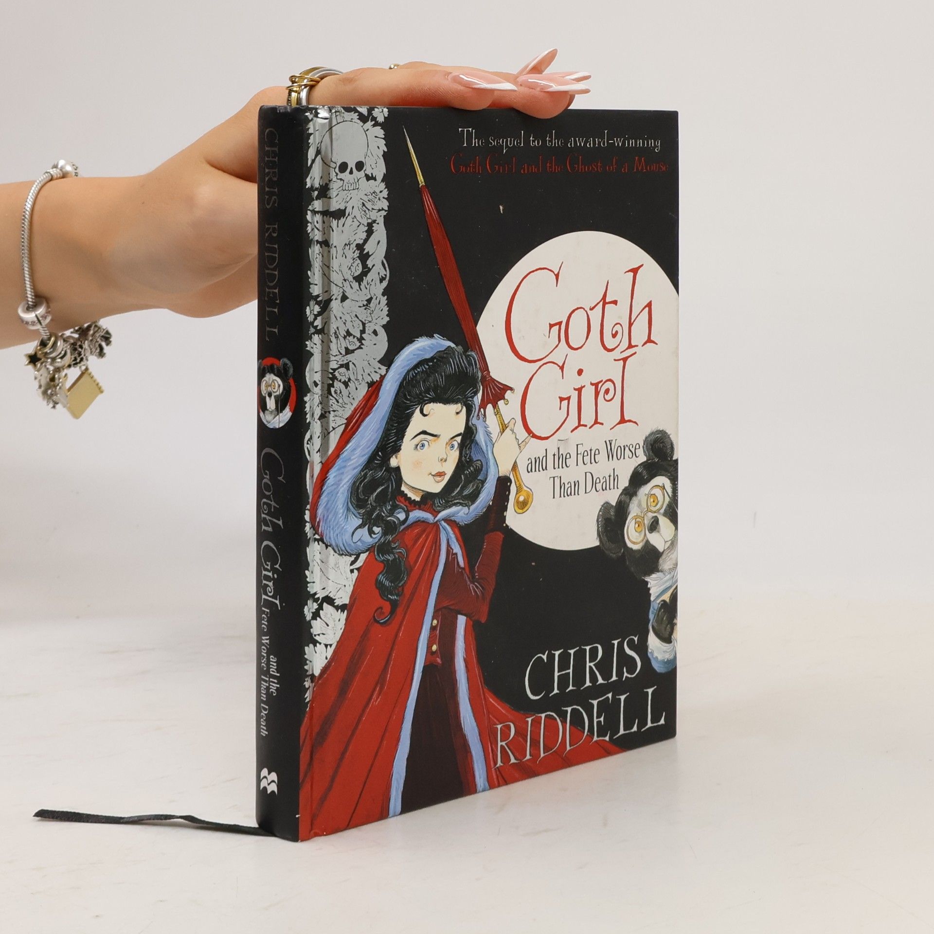 Chris Riddell Goth Girl and the Fete Worse than Death