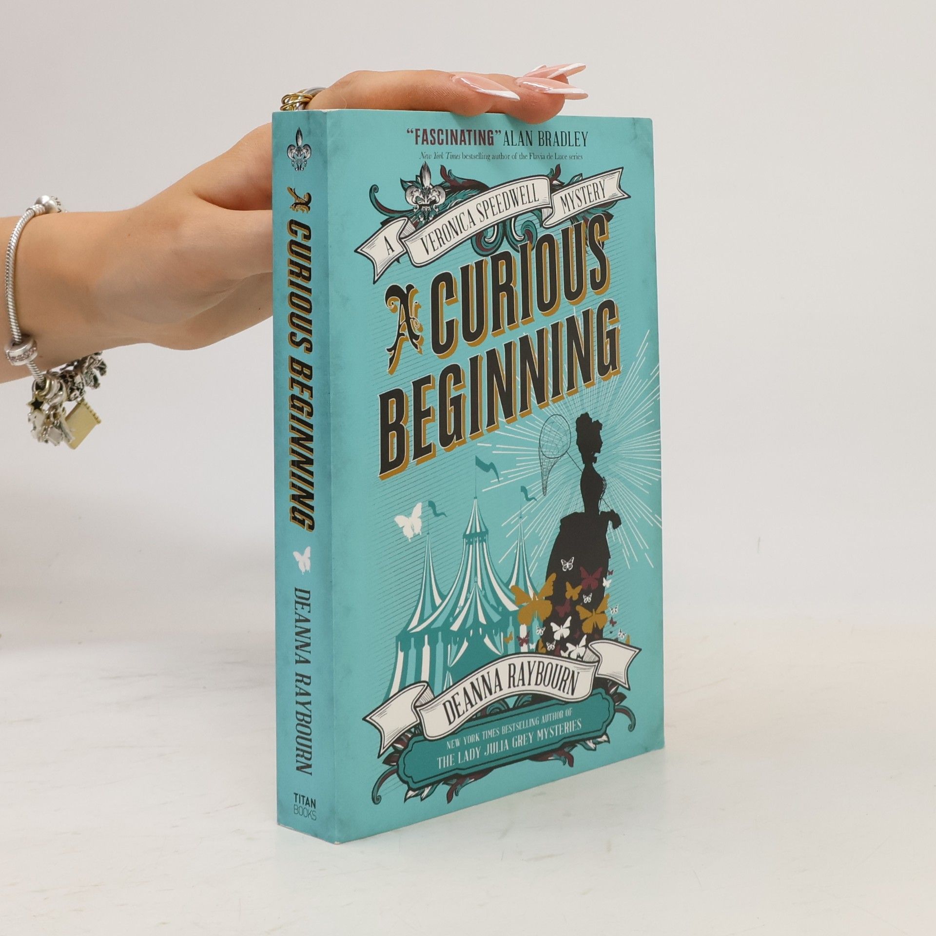 Deanna Raybourn Veronica Speedwell Mystery - A Curious Beginning