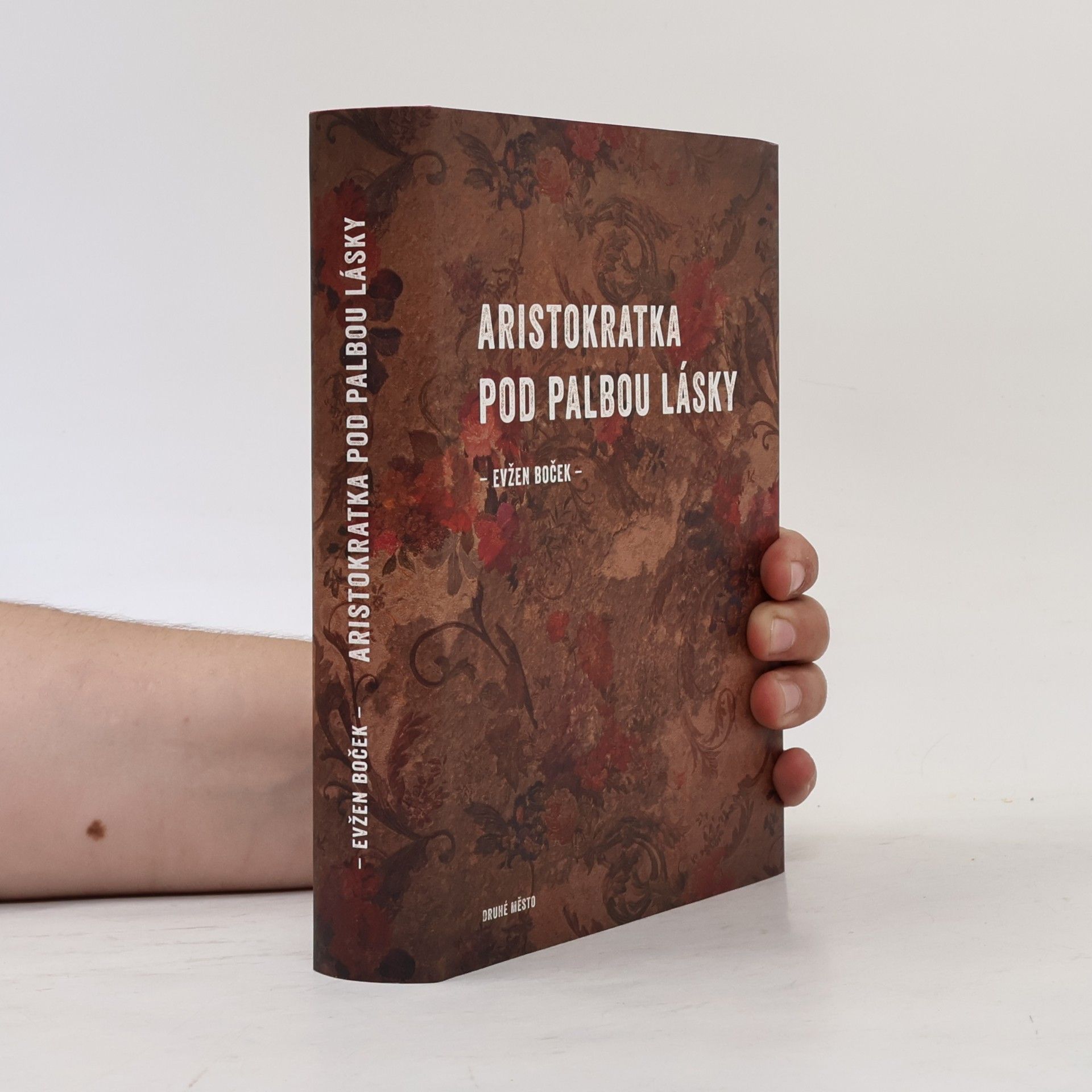 Evžen Boček Aristokratka pod palbou lásky