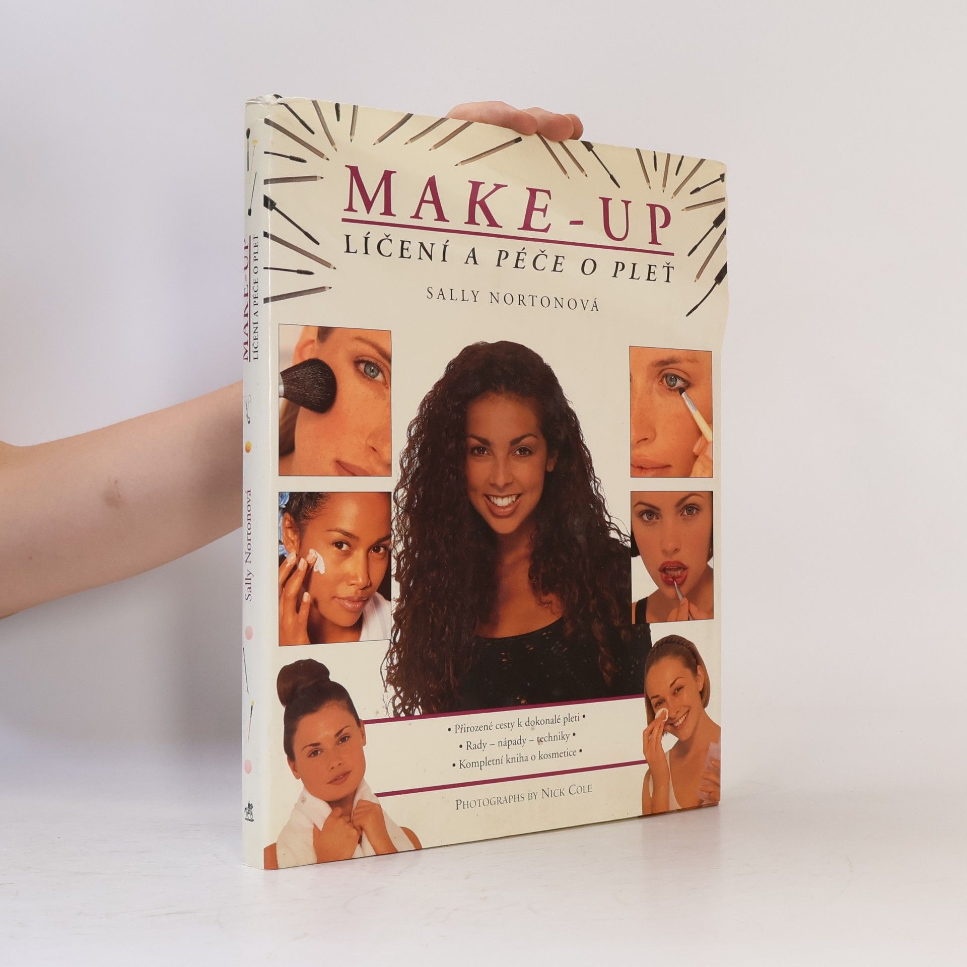 Make-up: Líčení a péče o pleť : přirozené cesty k dokonalé pleti
