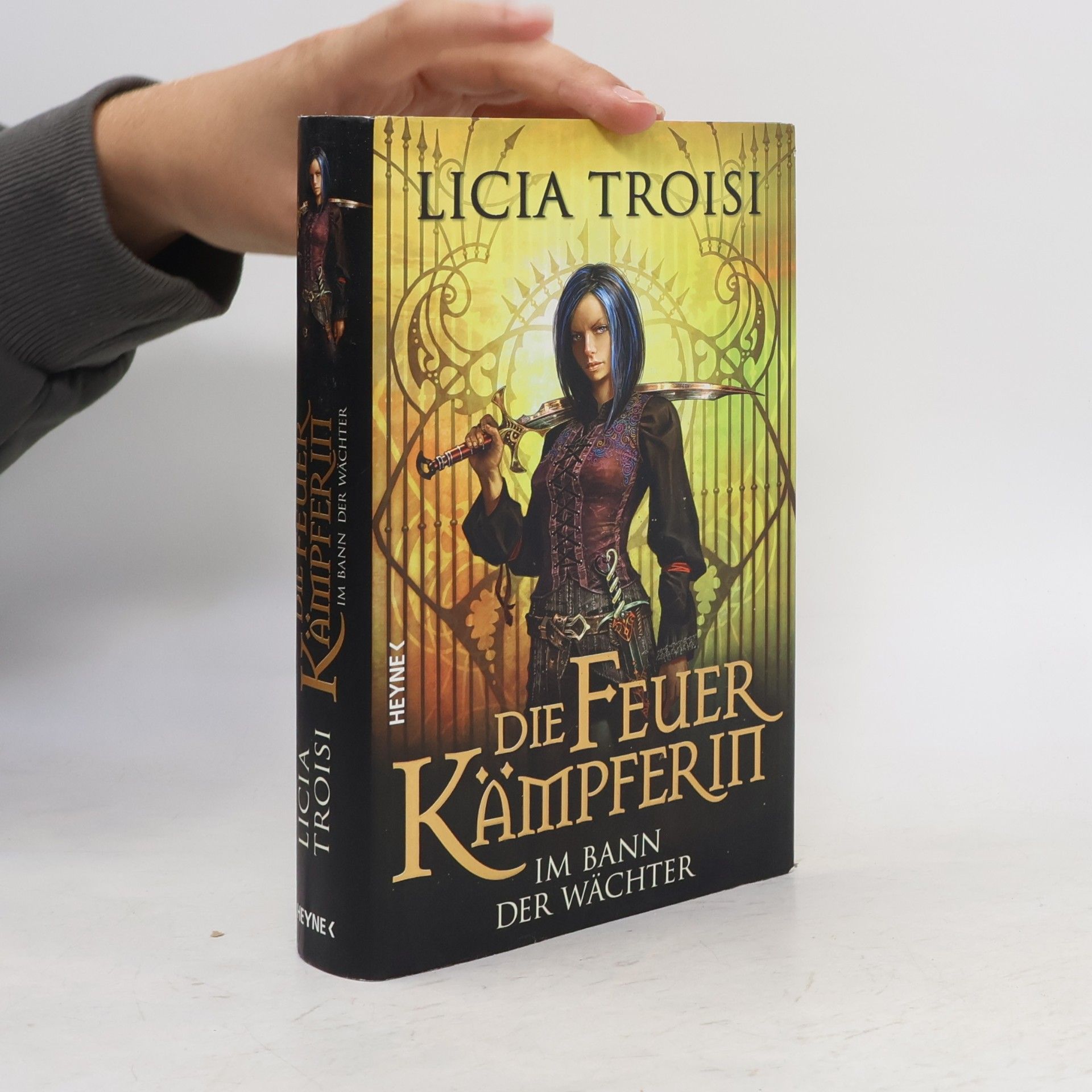 Licia Troisi Die Feuerkämpferin