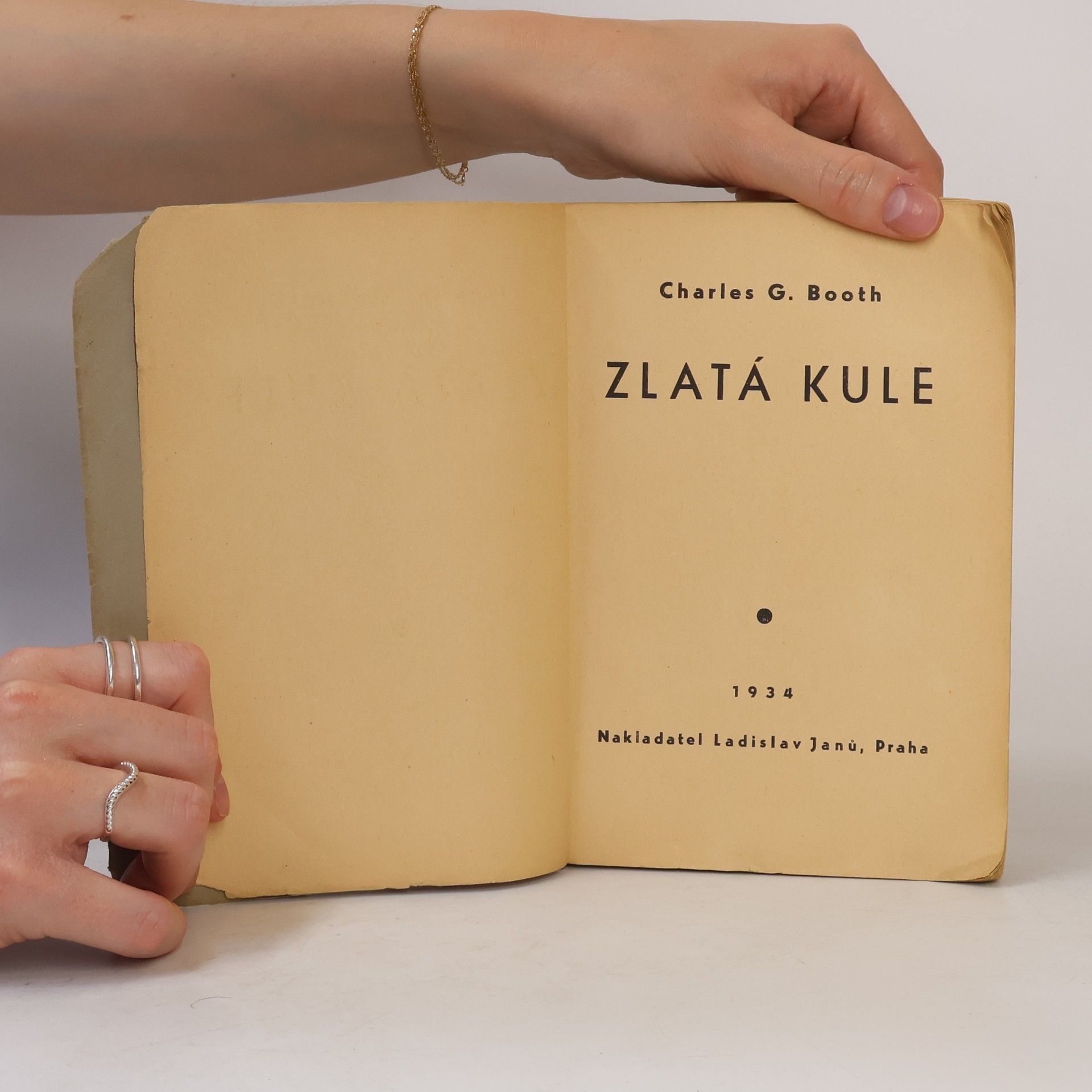Charles Gordon Booth Zlatá kule