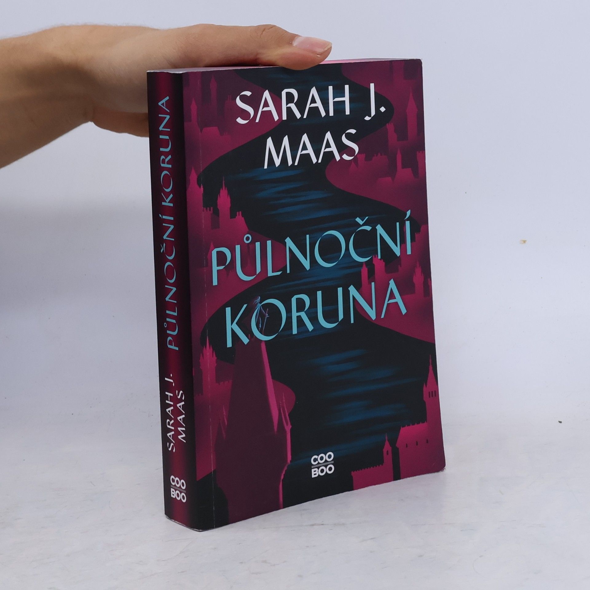Sarah J. Maas Půlnoční koruna