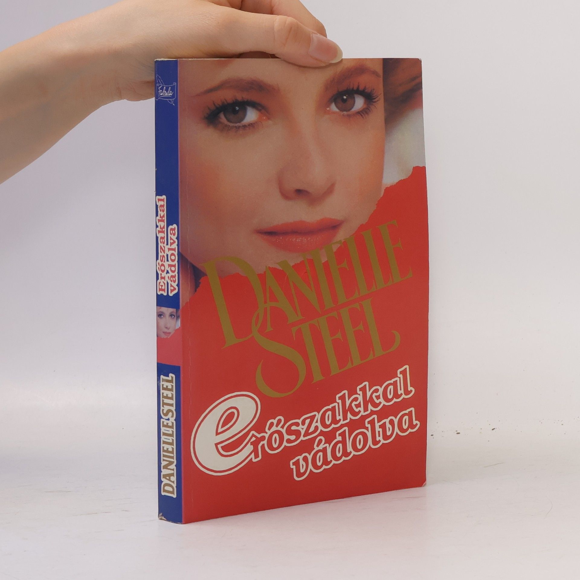 Danielle Steel Erőszakkal vádolva