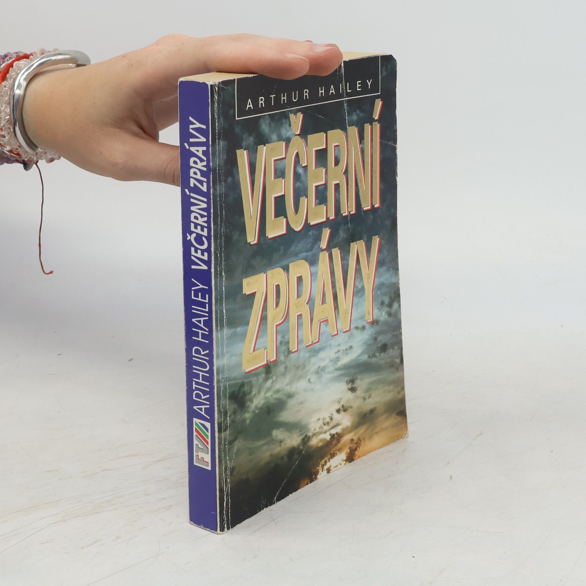 Arthur Hailey Večerní zprávy