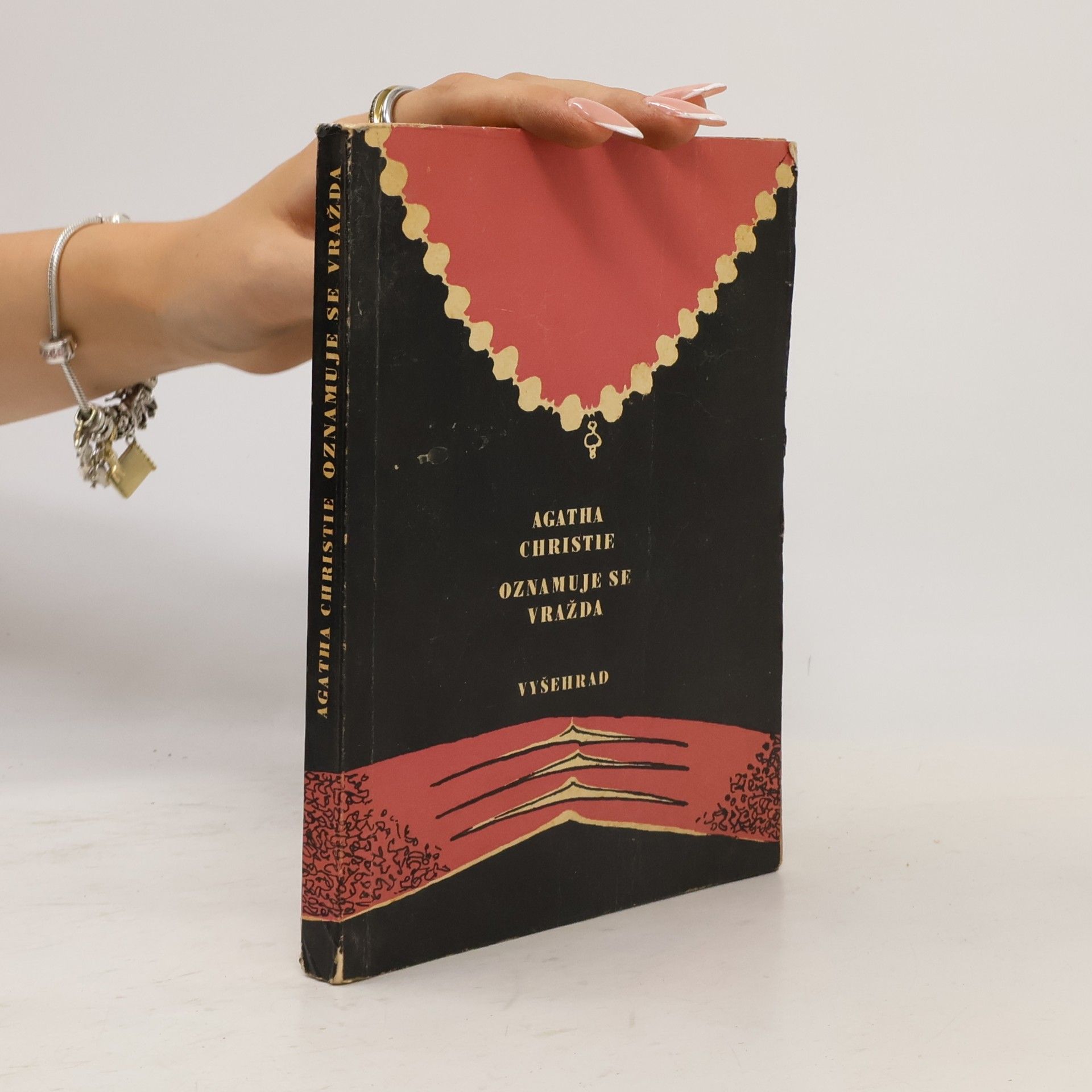 Agatha Christie Oznamuje se vražda