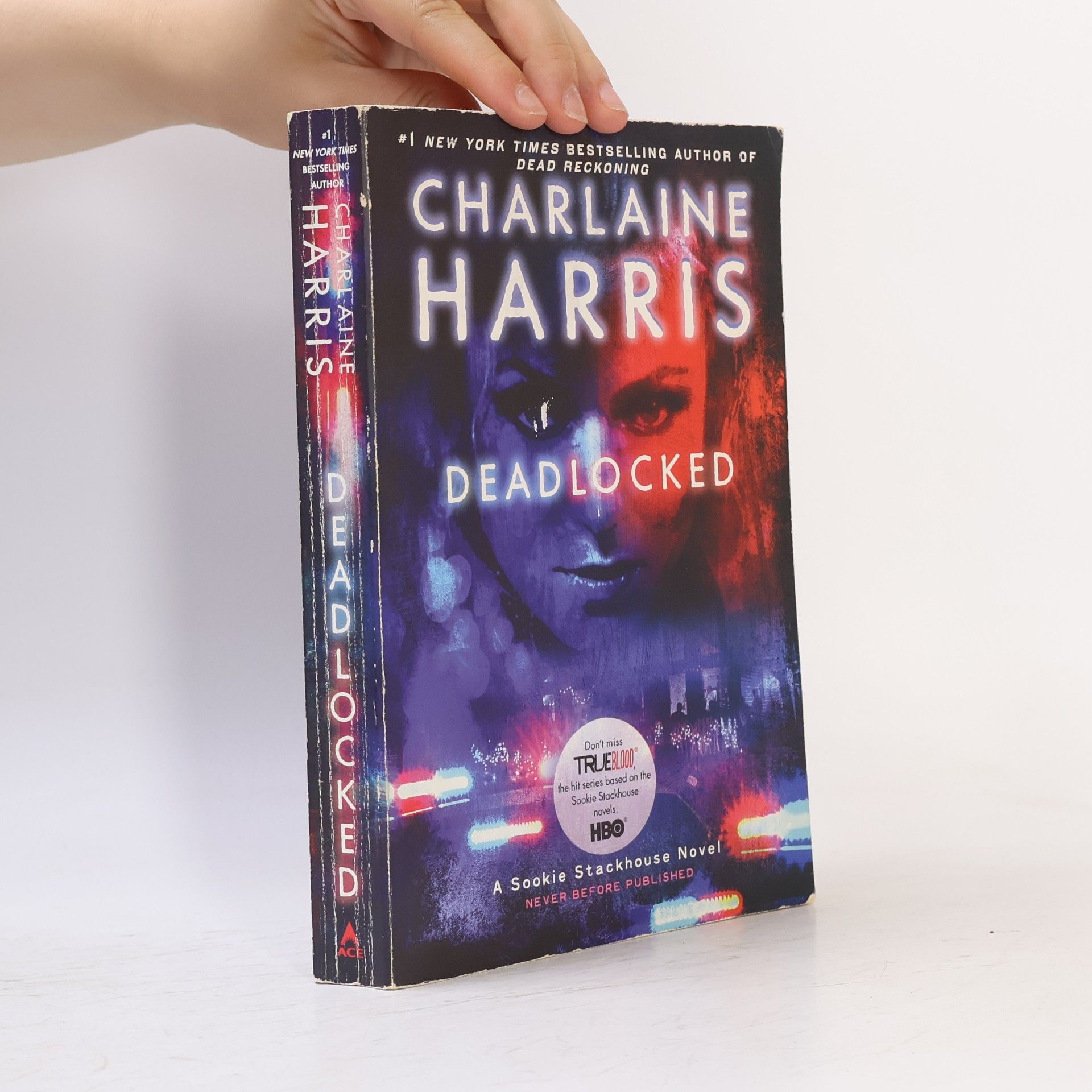 Charlaine Harris Deadlocked