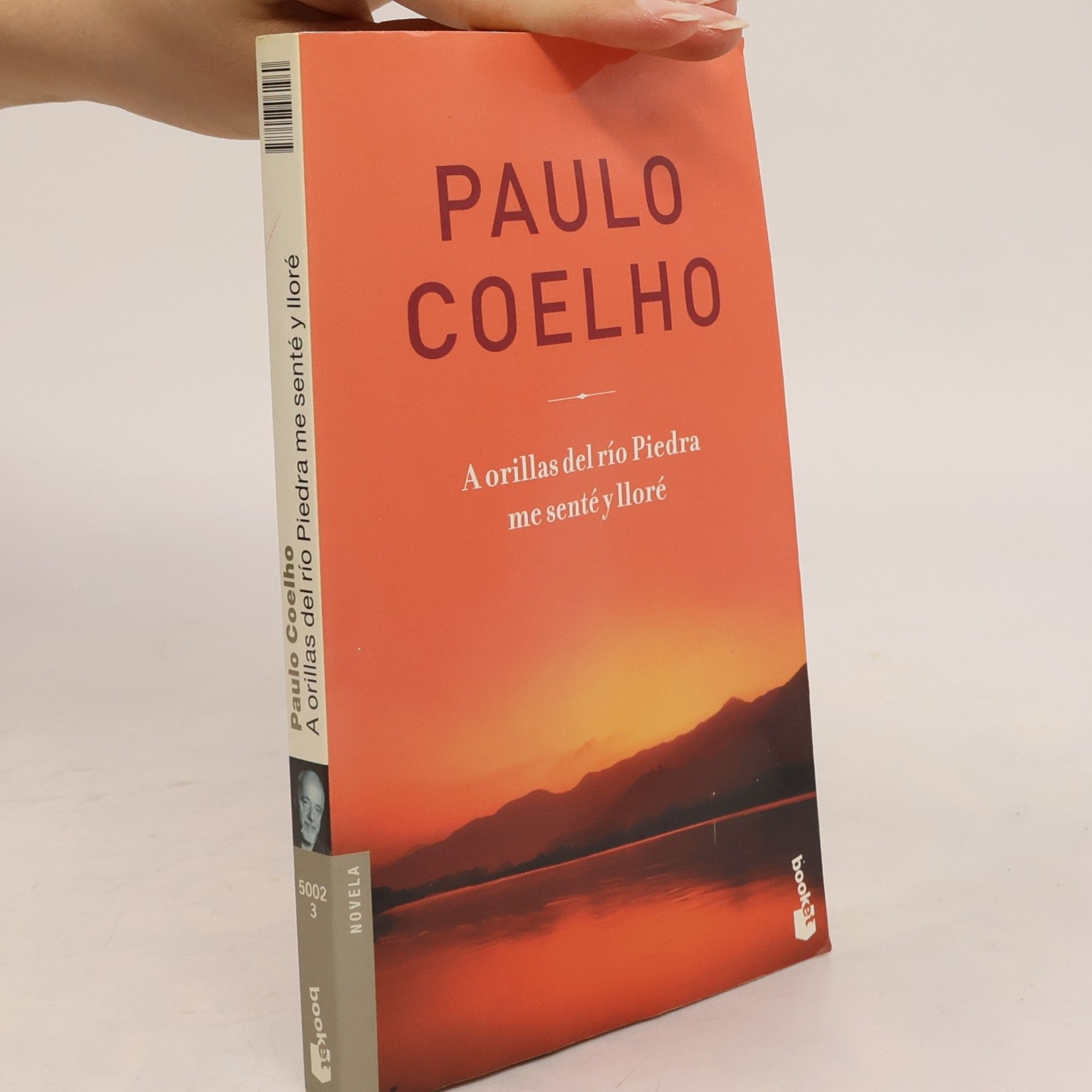 Paulo Coelho A orillas del río Piedra me senté y lloré