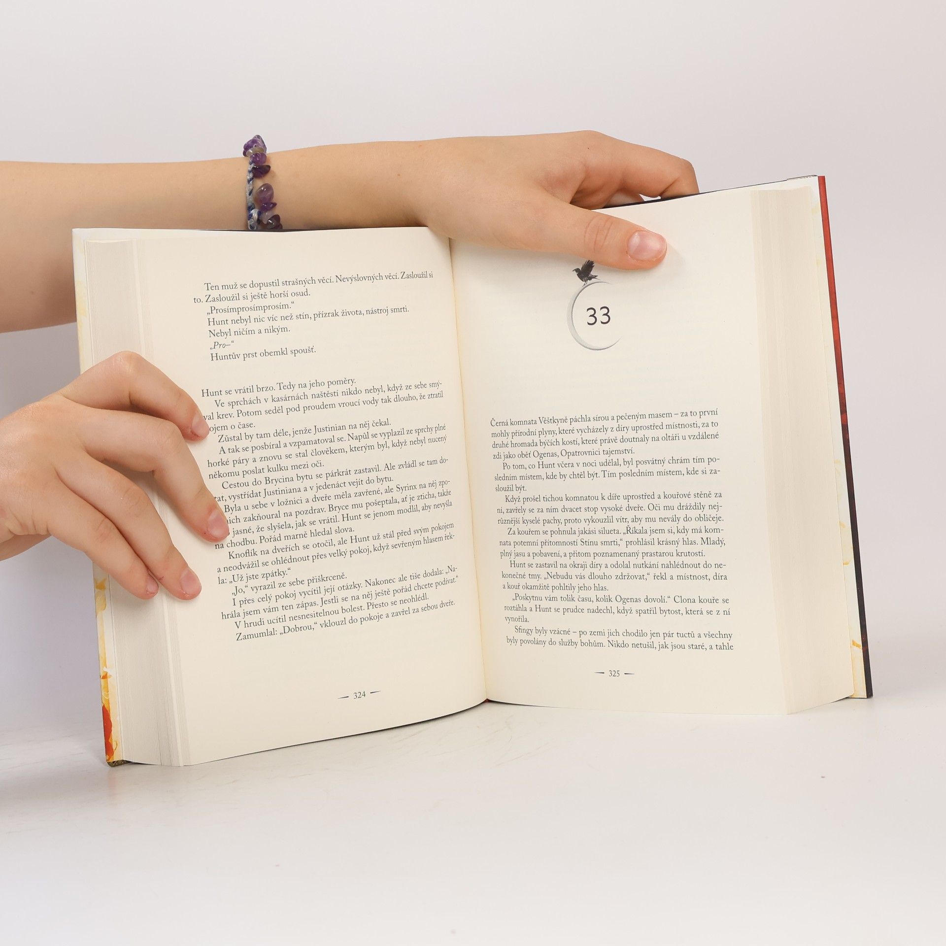 Sarah J. Maas Půlměsíční město. Rod země a krve