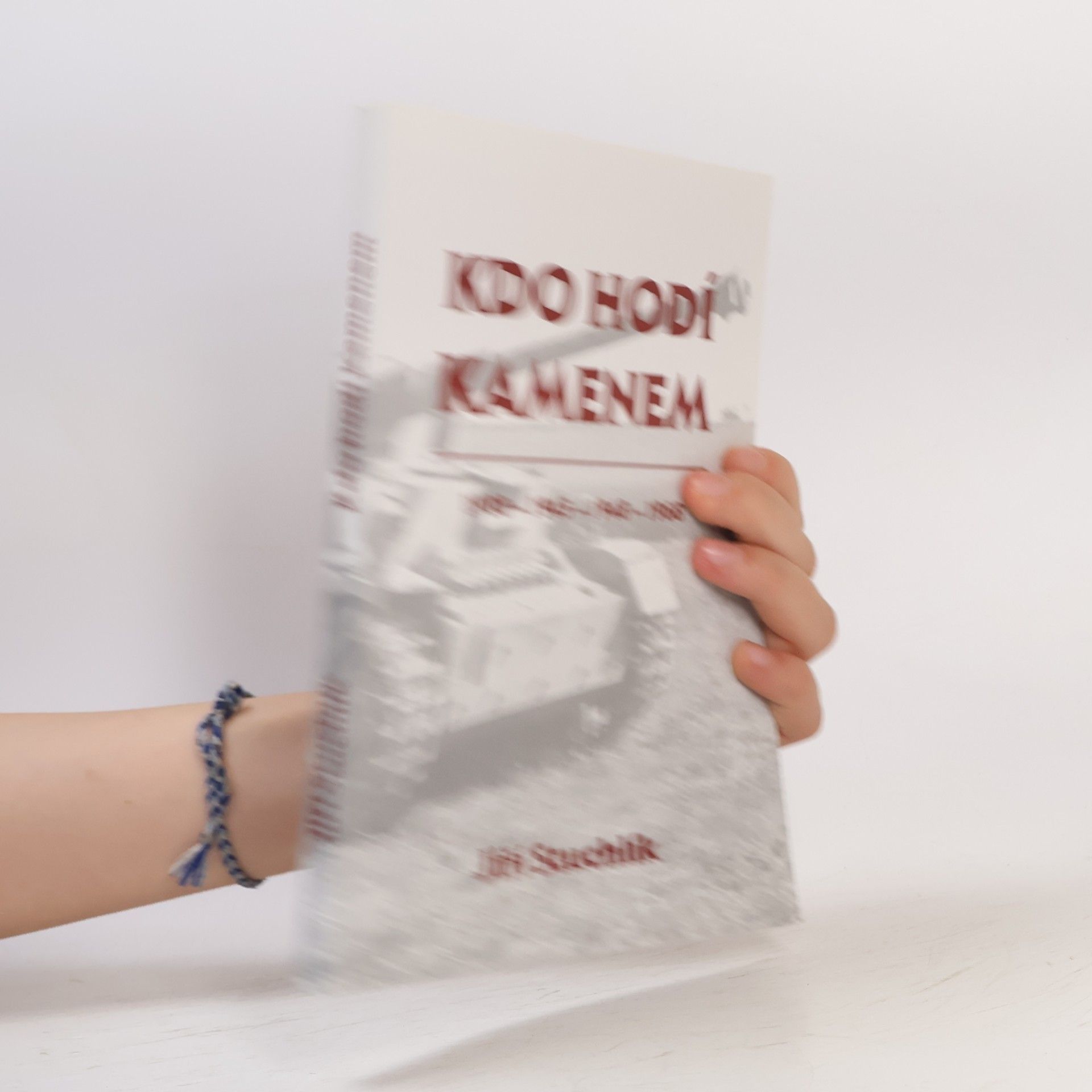 Jiří Stuchlík Kdo hodí kamenem