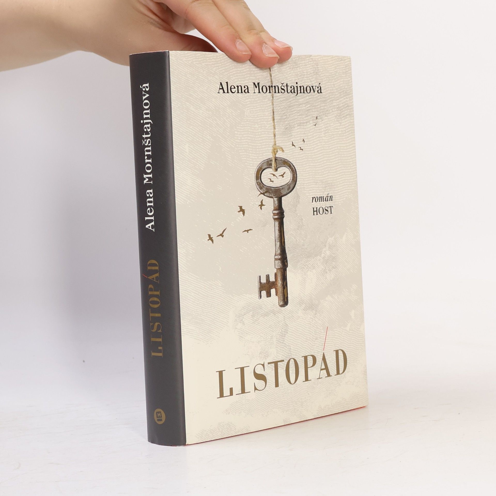 Alena Mornštajnová Listopád